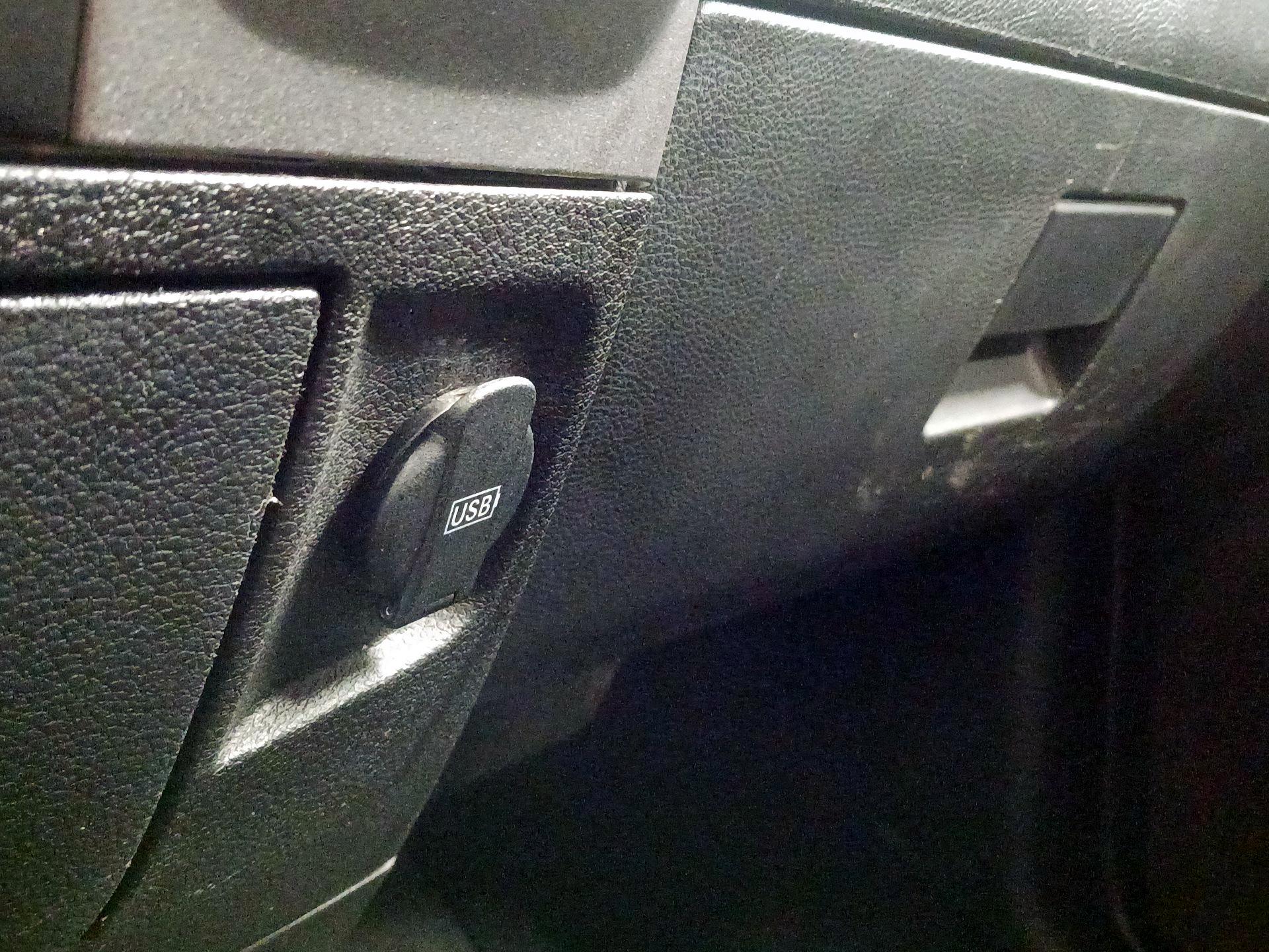 Thumbnail: 2019 RAM 1500 Classic - 16