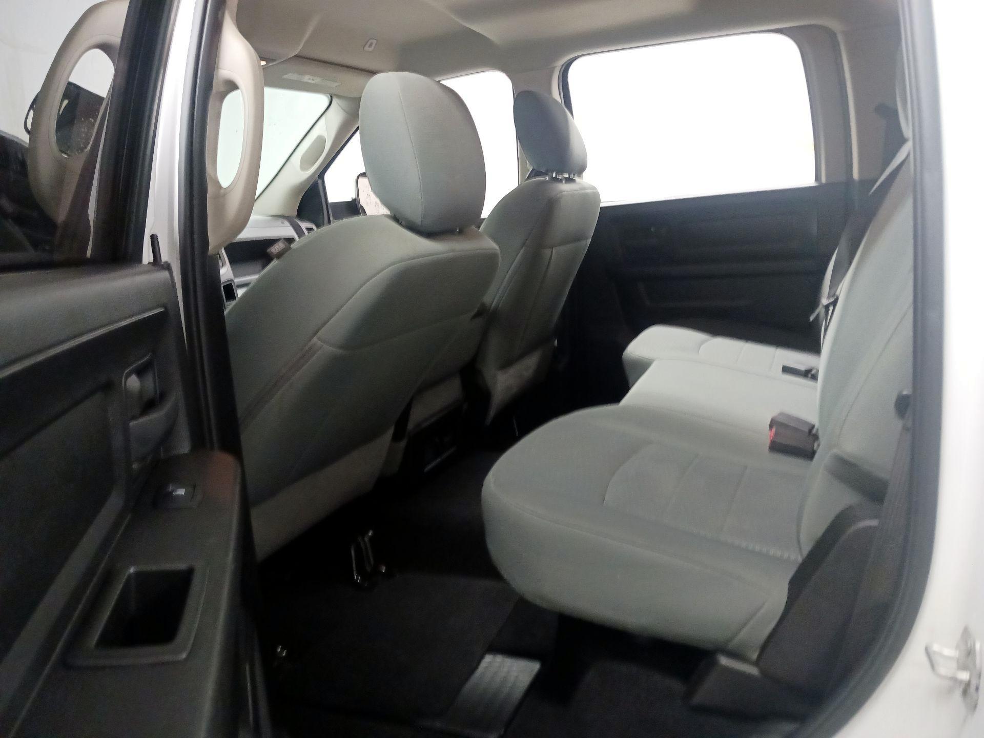 Thumbnail: 2019 RAM 1500 Classic - 17