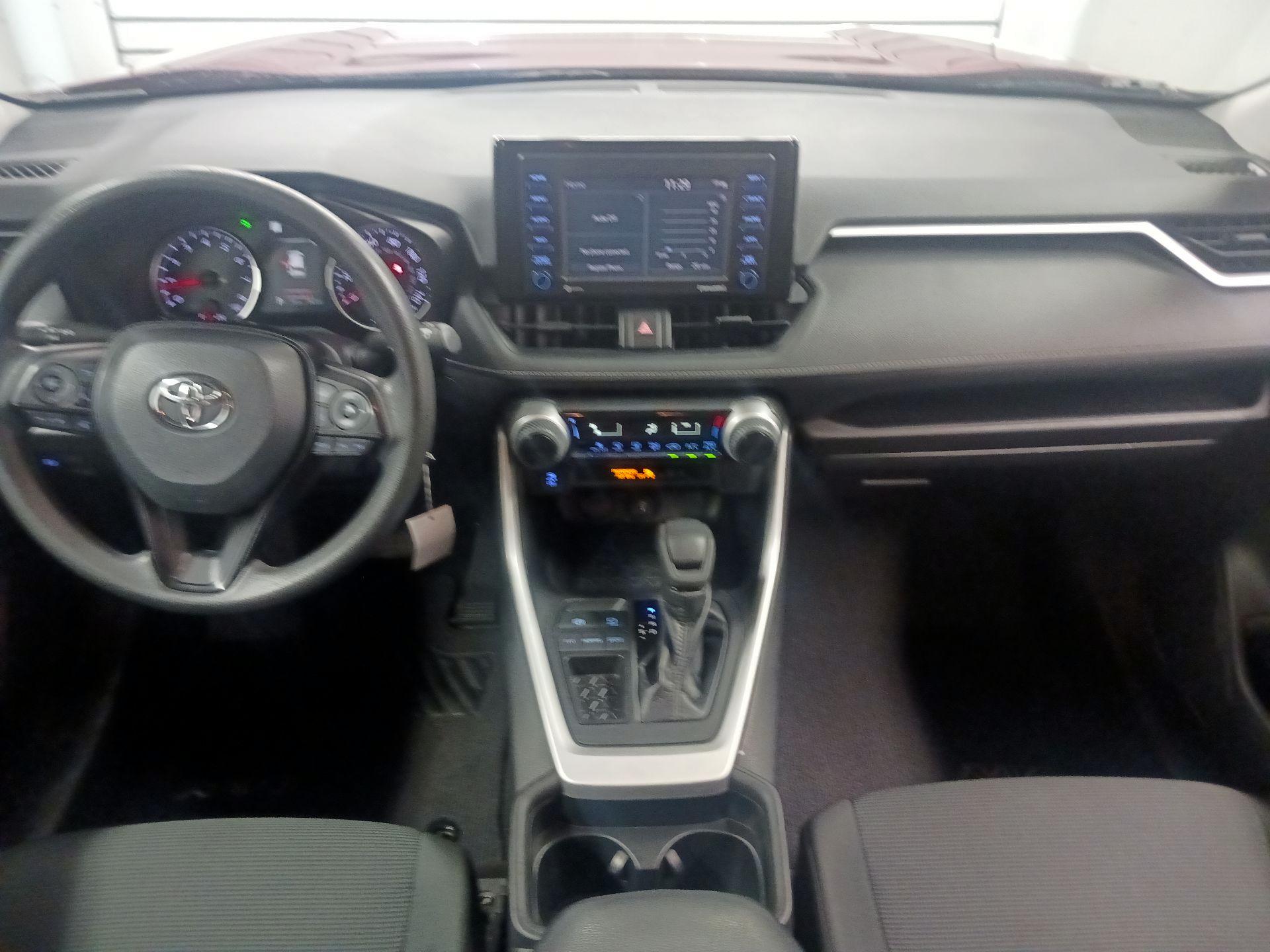 Thumbnail: 2020 Toyota RAV4 - 9