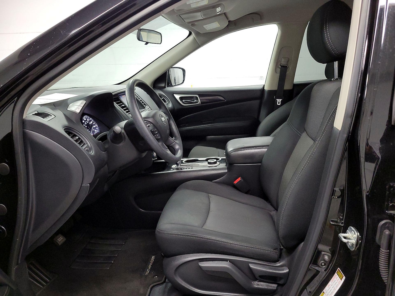 2020 Nissan Pathfinder S - Photo 10