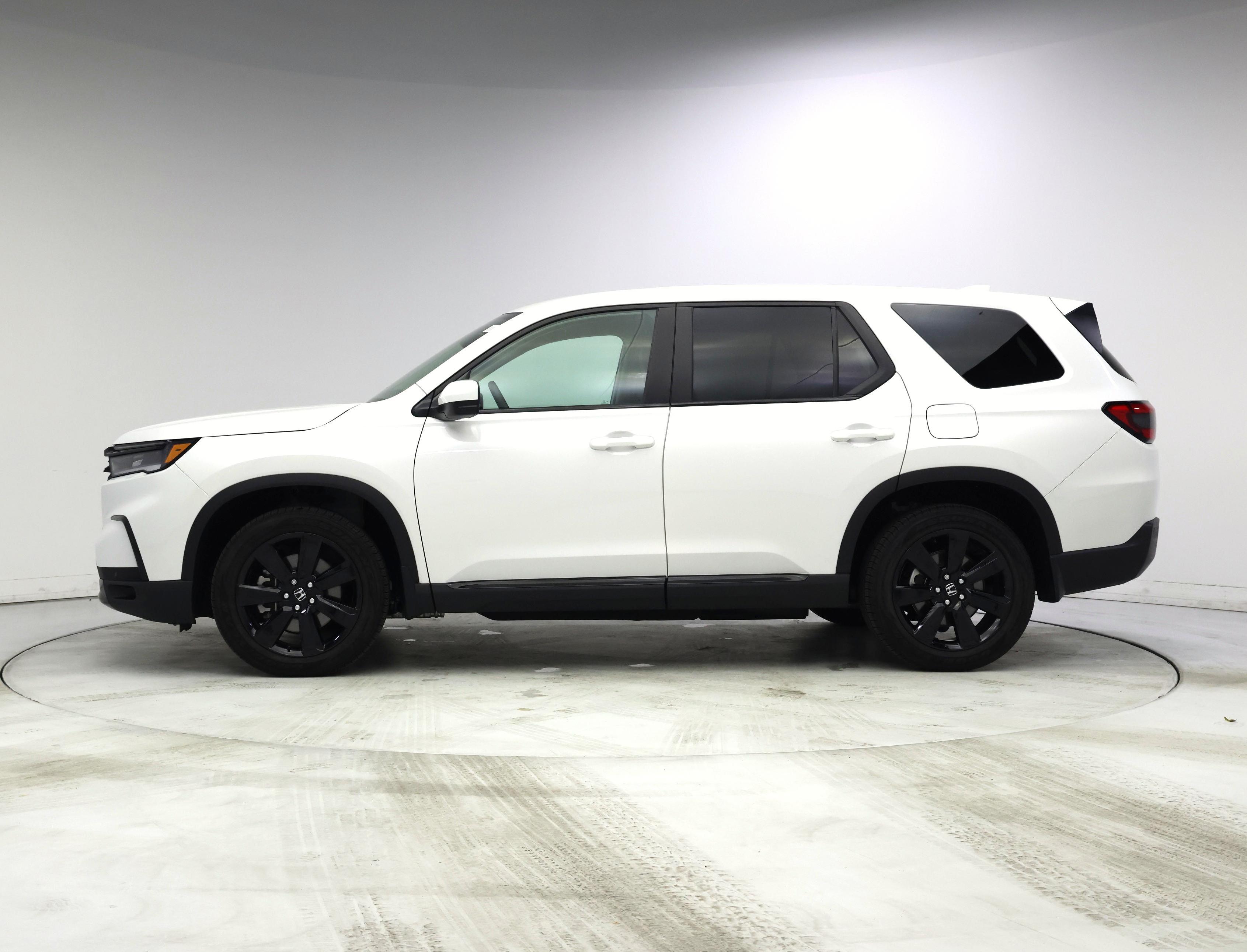 Thumbnail: 2024 Honda Pilot - 3