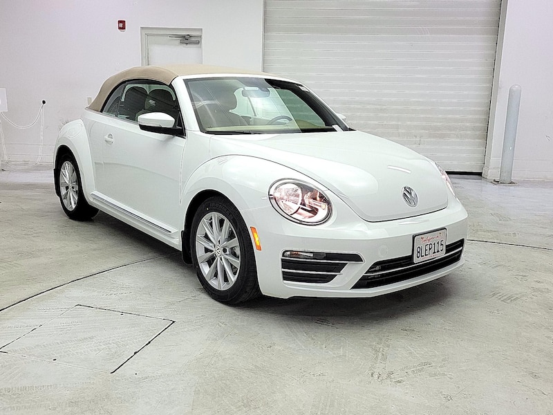 2019 Volkswagen Beetle SE -
                  Murrieta, CA