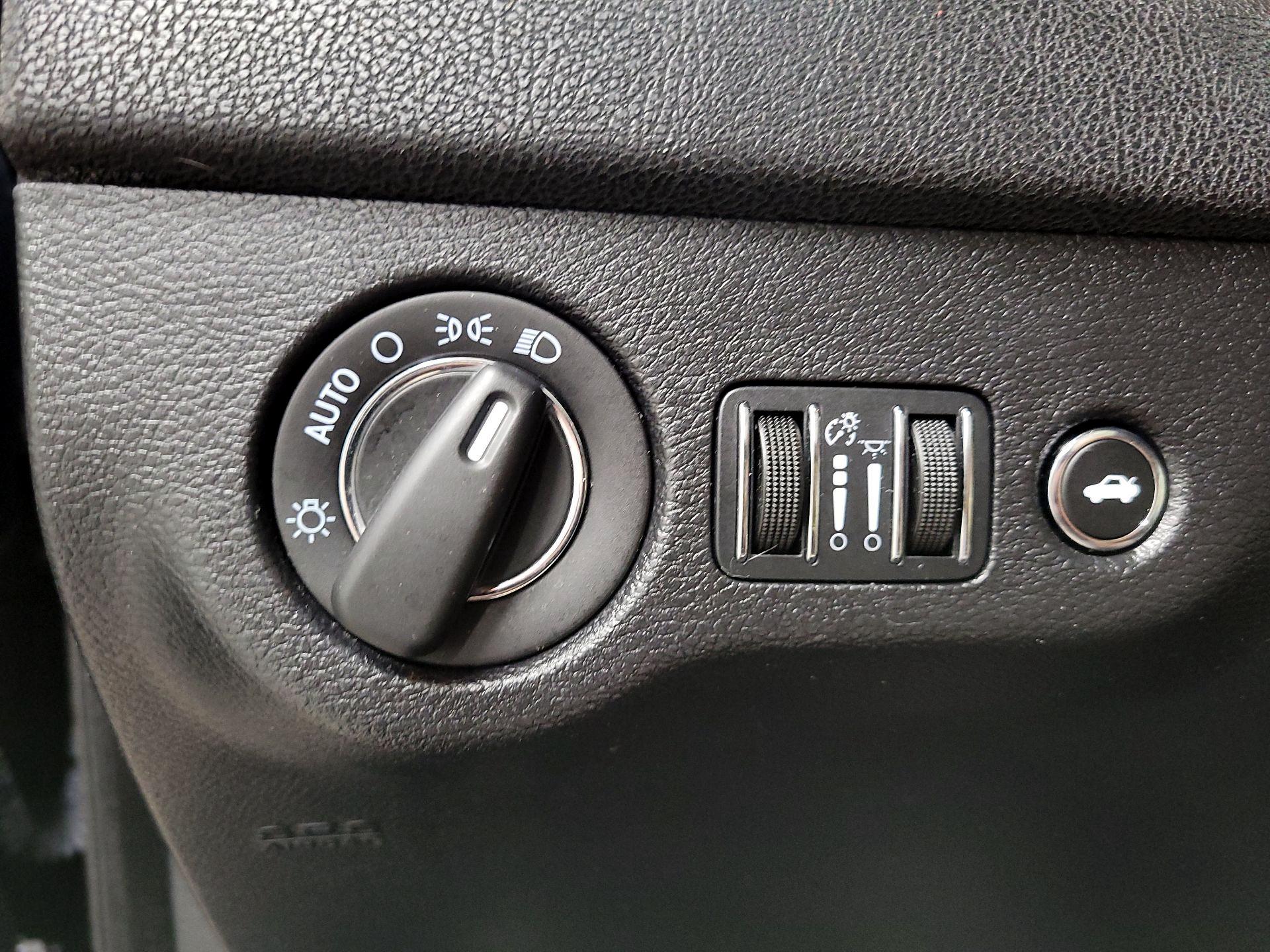 Thumbnail: 2016 Chrysler 300 - 11