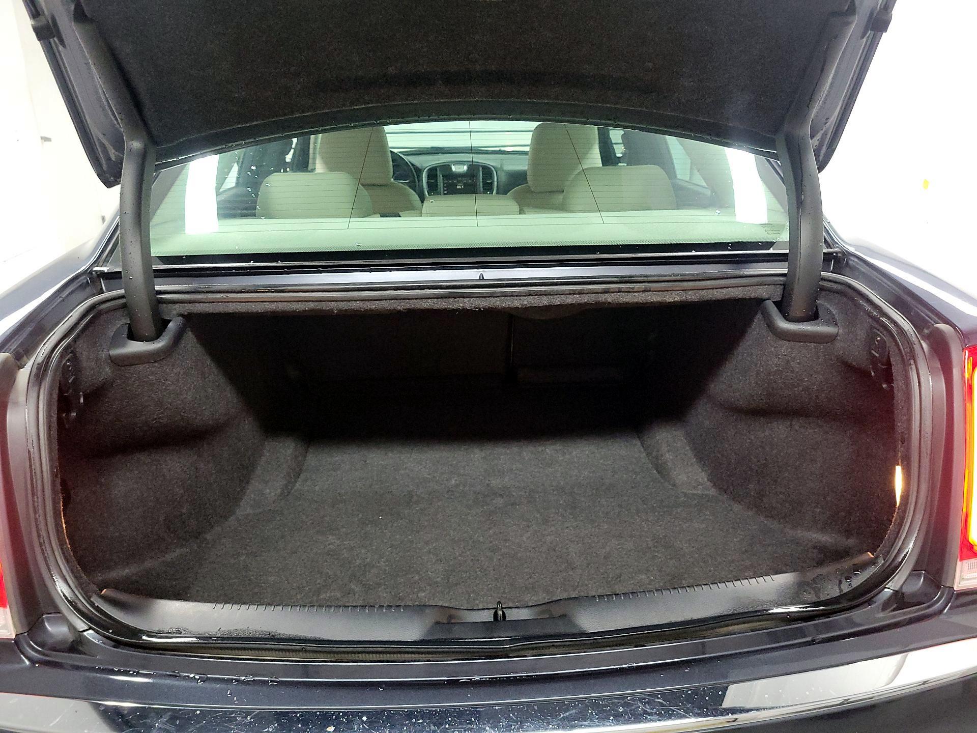 Thumbnail: 2016 Chrysler 300 - 17