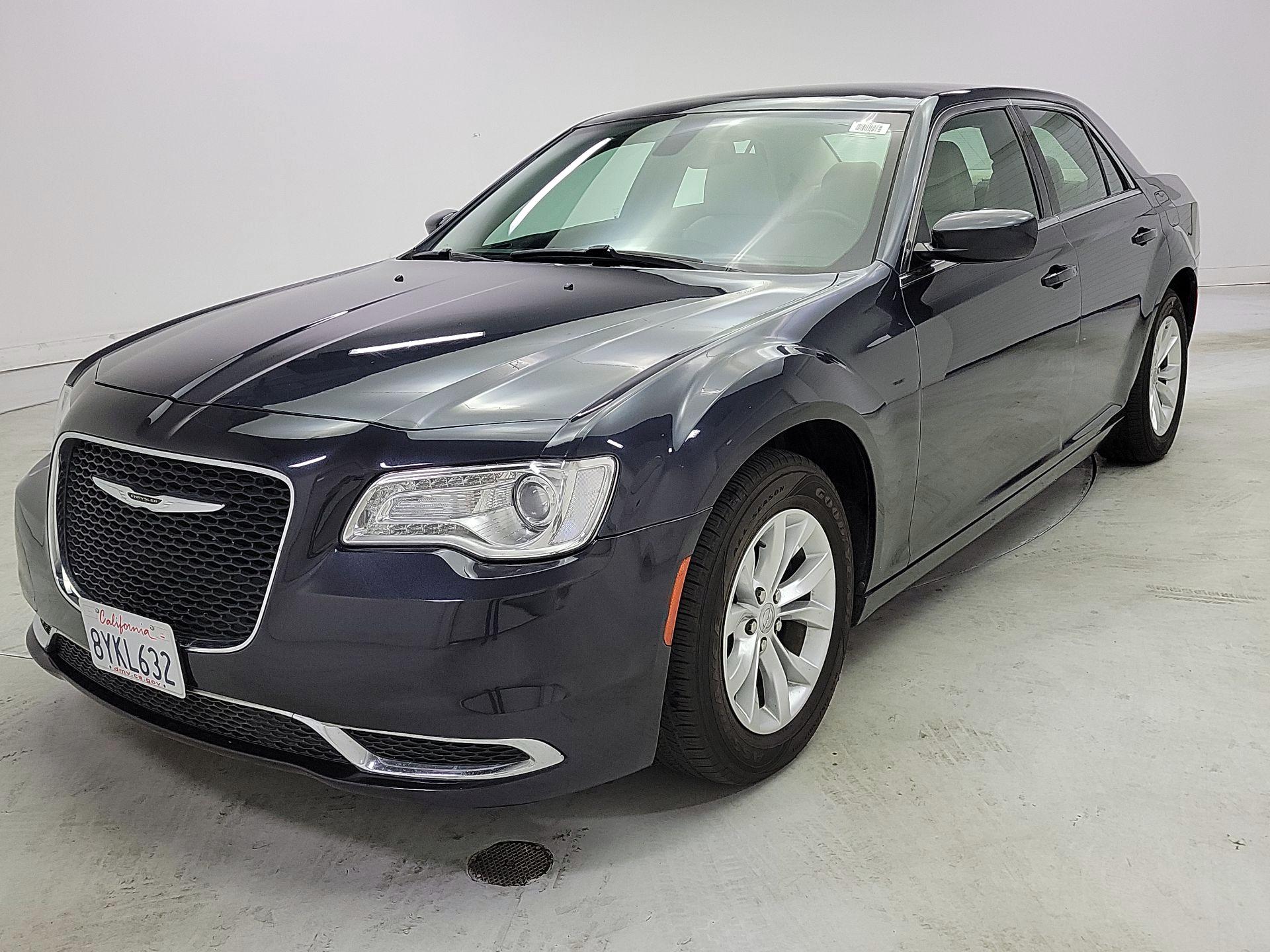Thumbnail: 2016 Chrysler 300 - 3