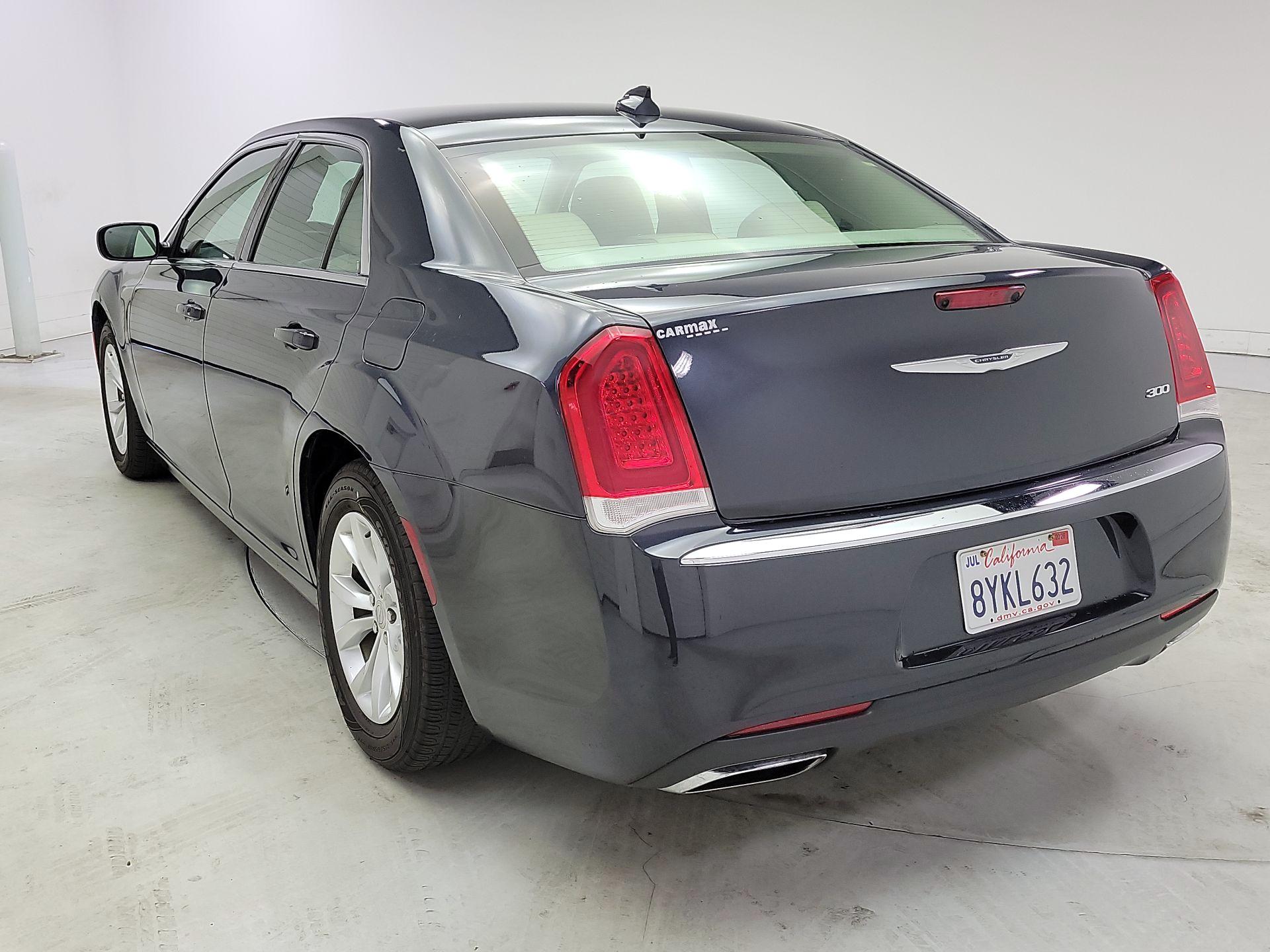 Thumbnail: 2016 Chrysler 300 - 7