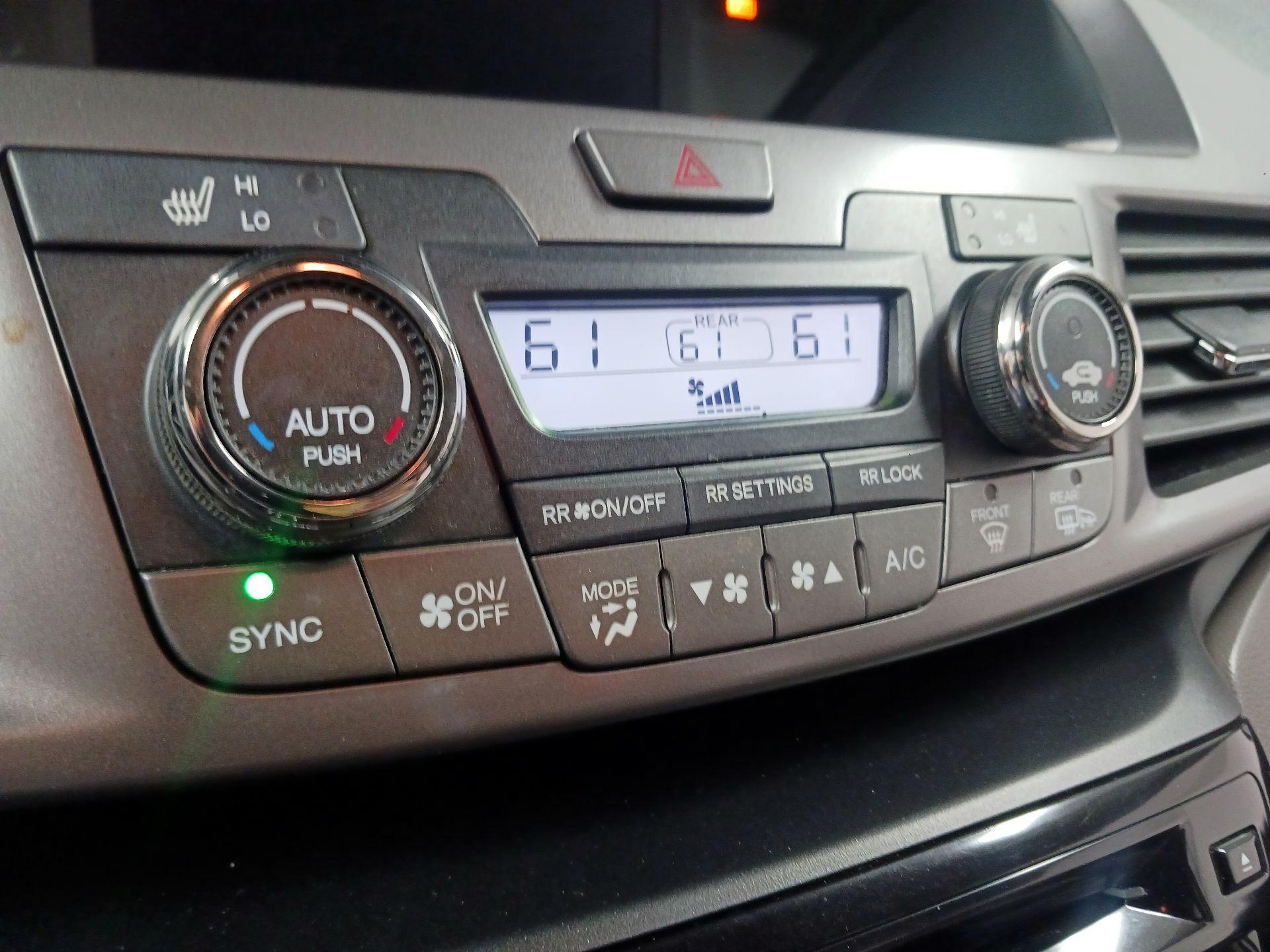 Thumbnail: 2015 Honda Odyssey - 14