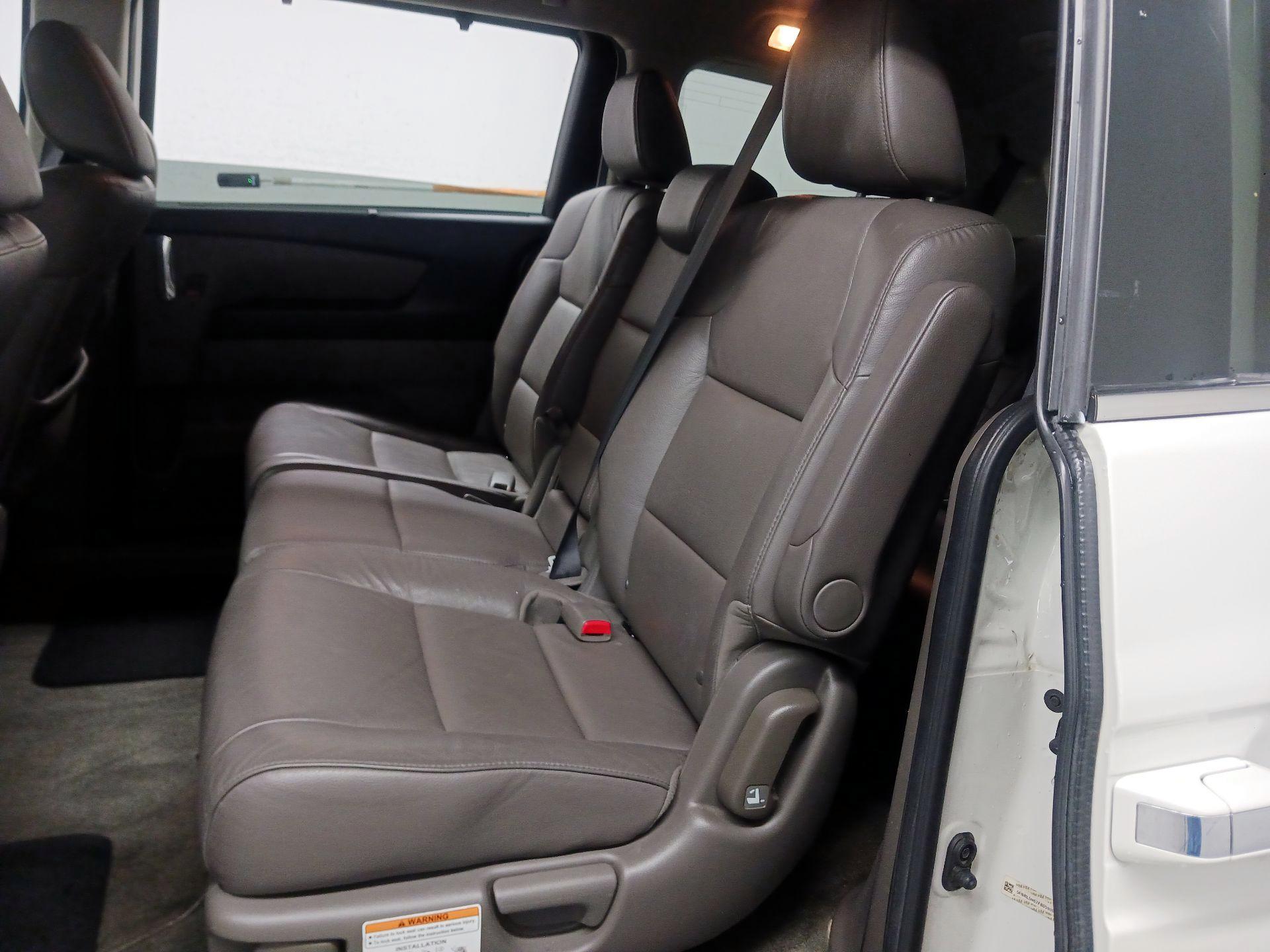 Thumbnail: 2015 Honda Odyssey - 18