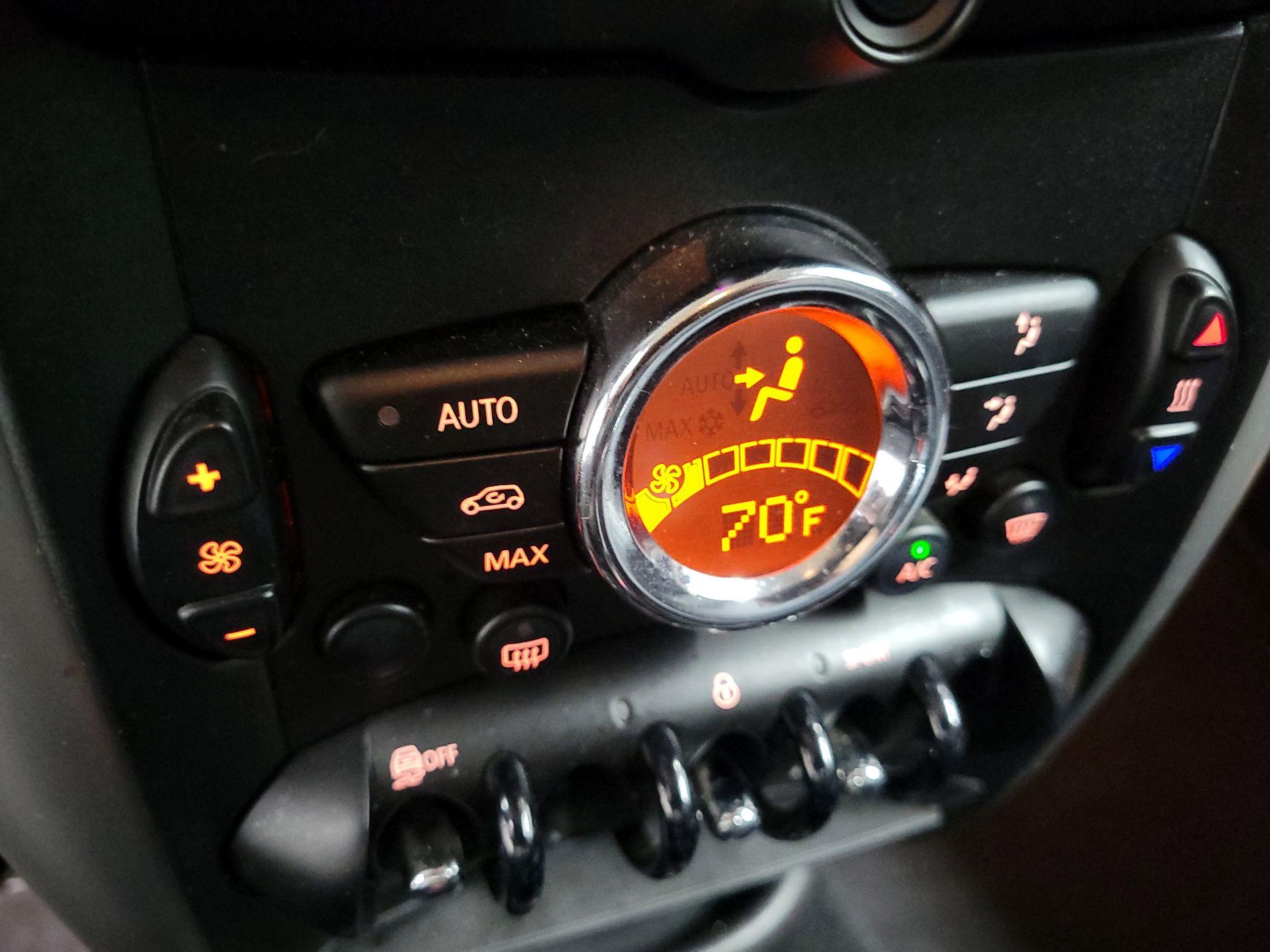 Thumbnail: 2015 MINI Cooper Countryman - 14