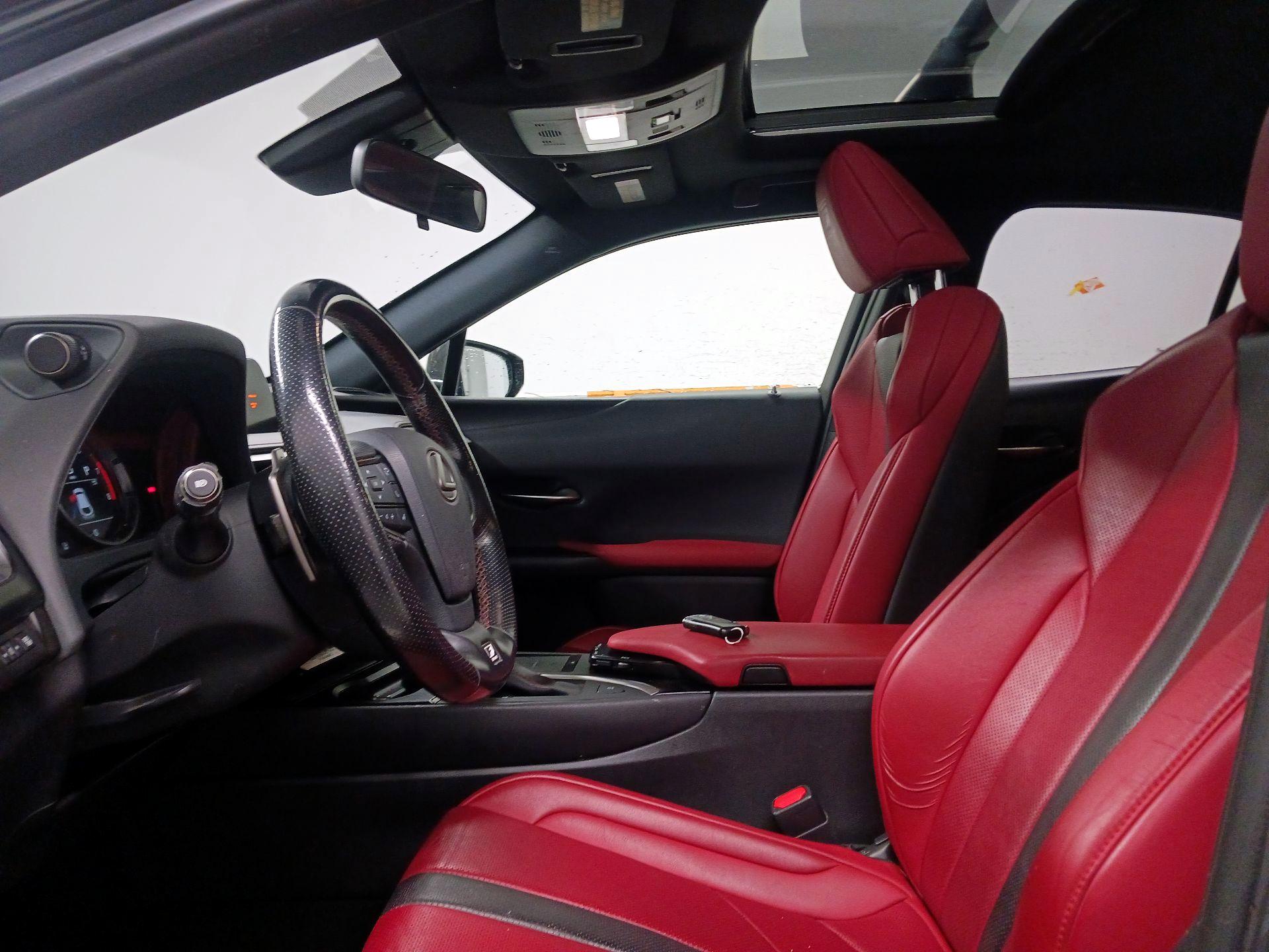 Thumbnail: 2021 Lexus UX - 11