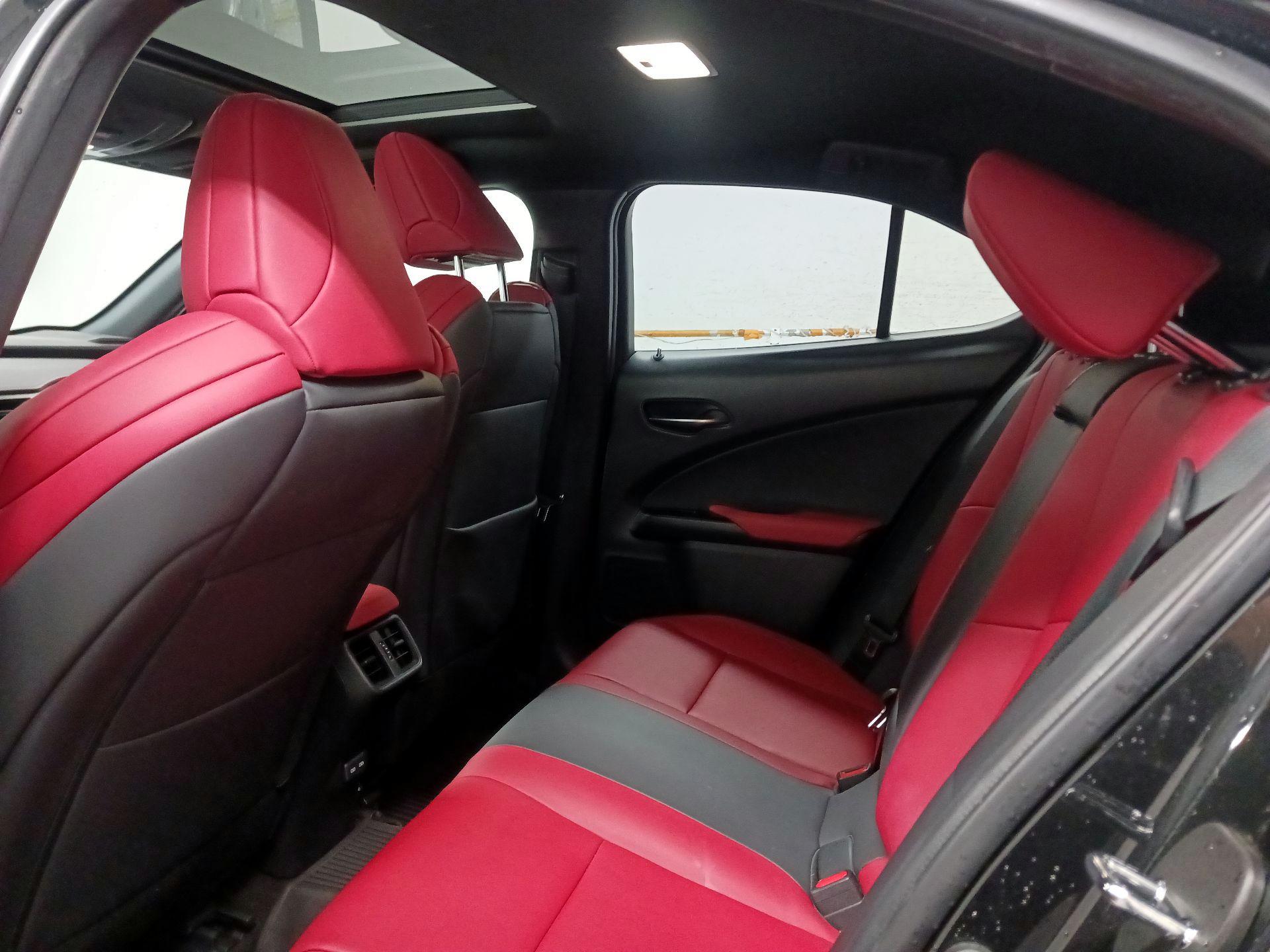 Thumbnail: 2021 Lexus UX - 19