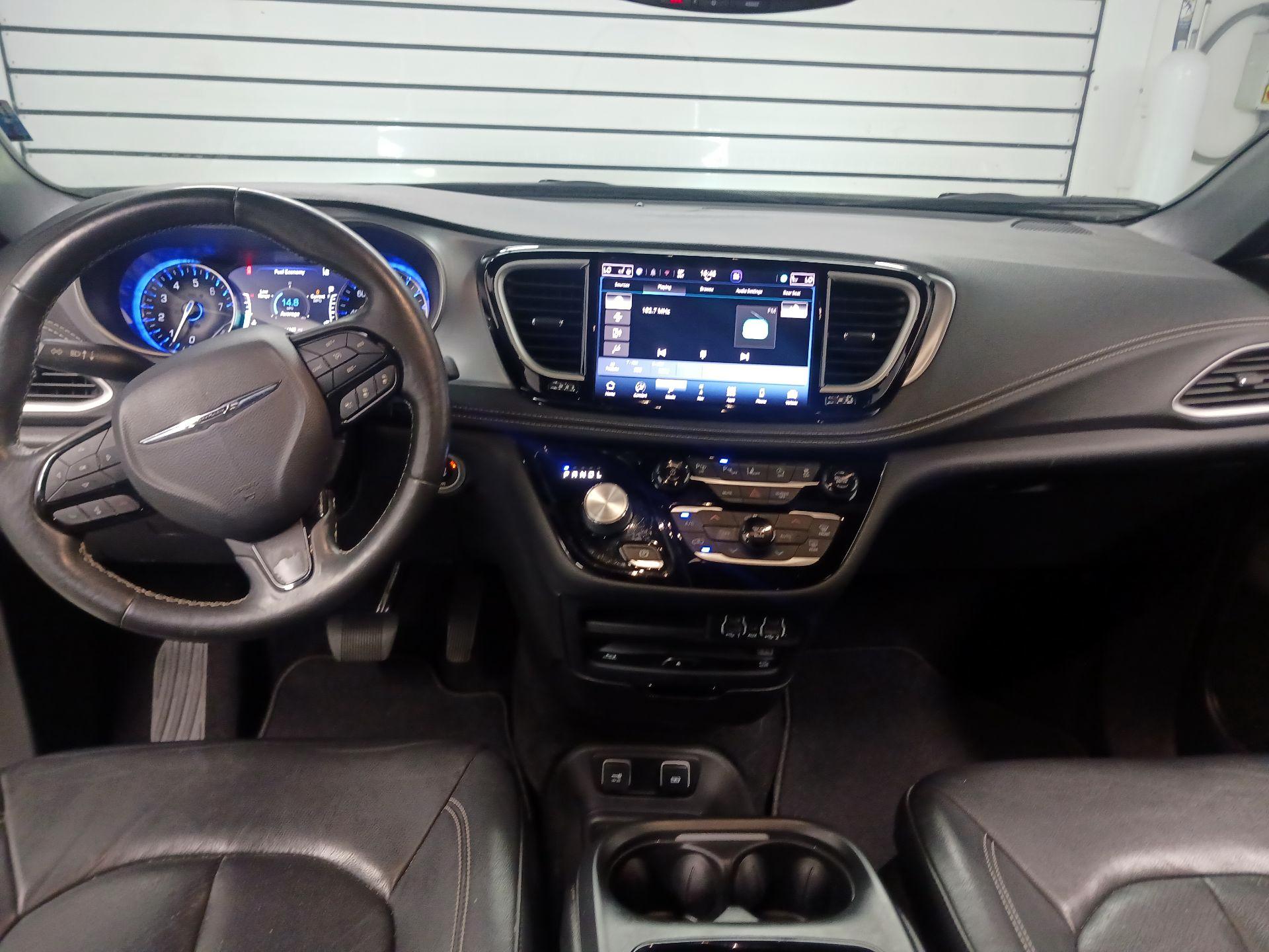 Thumbnail: 2021 Chrysler Pacifica - 9