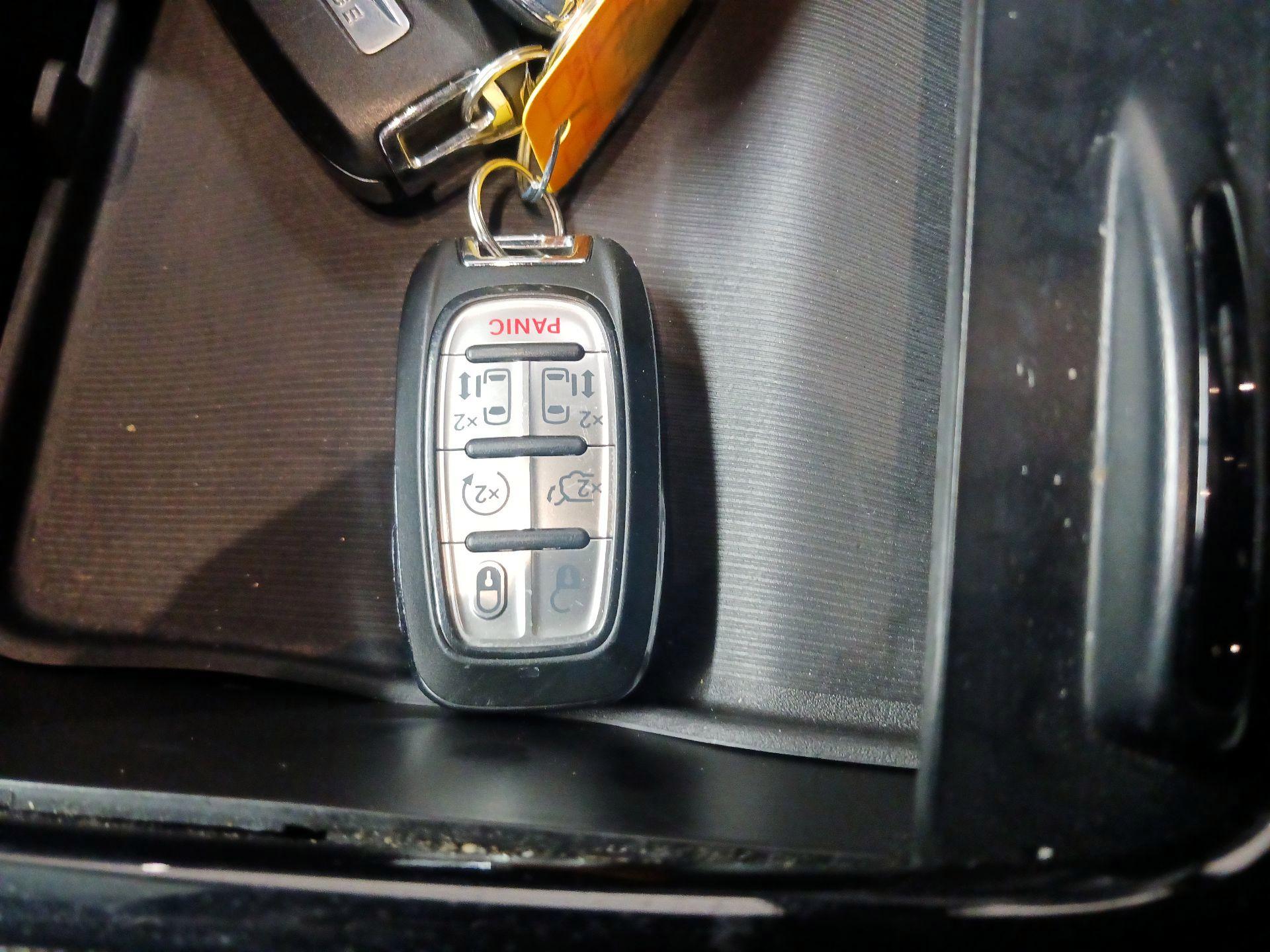 Thumbnail: 2021 Chrysler Pacifica - 20