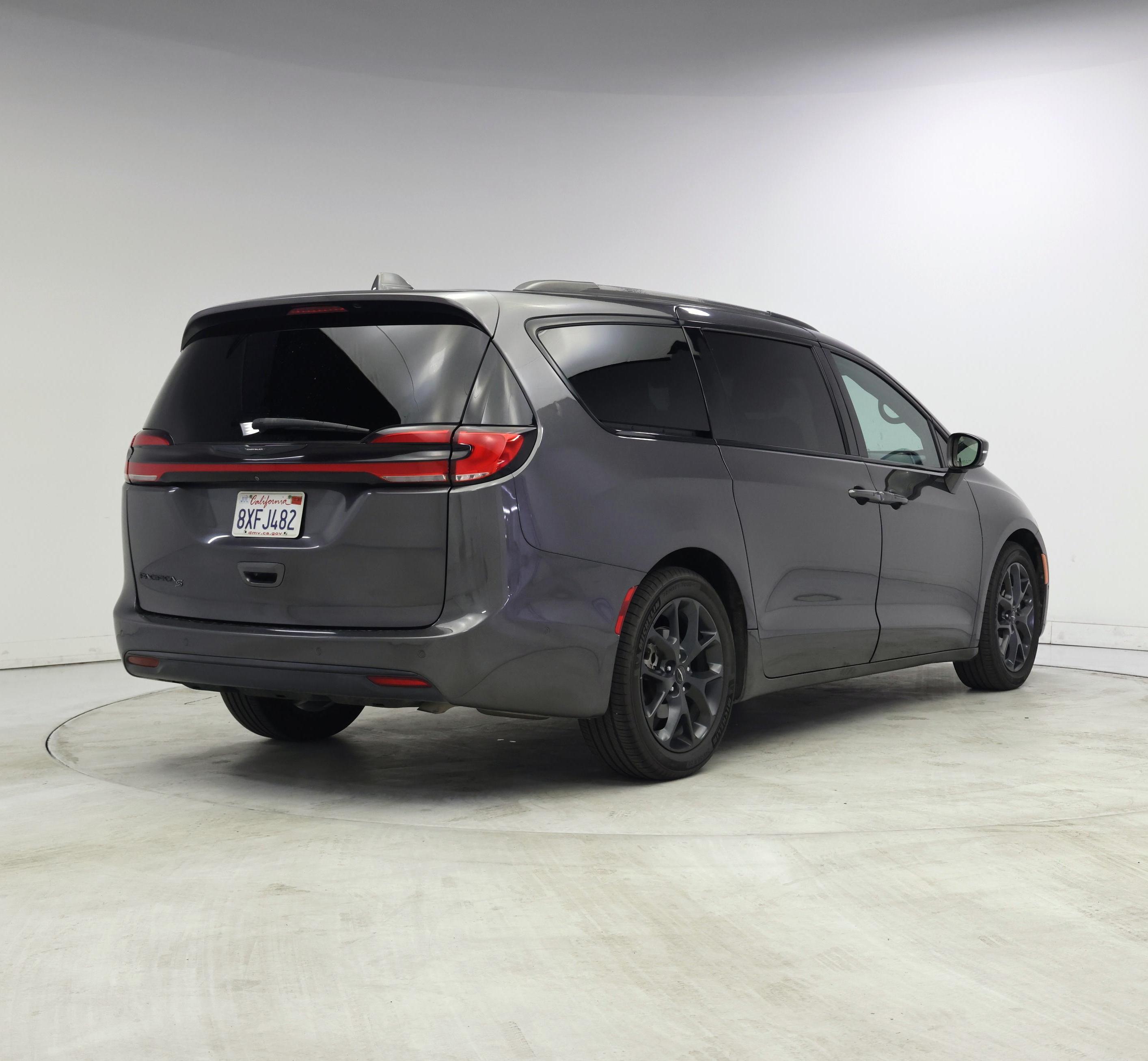Thumbnail: 2021 Chrysler Pacifica - 8