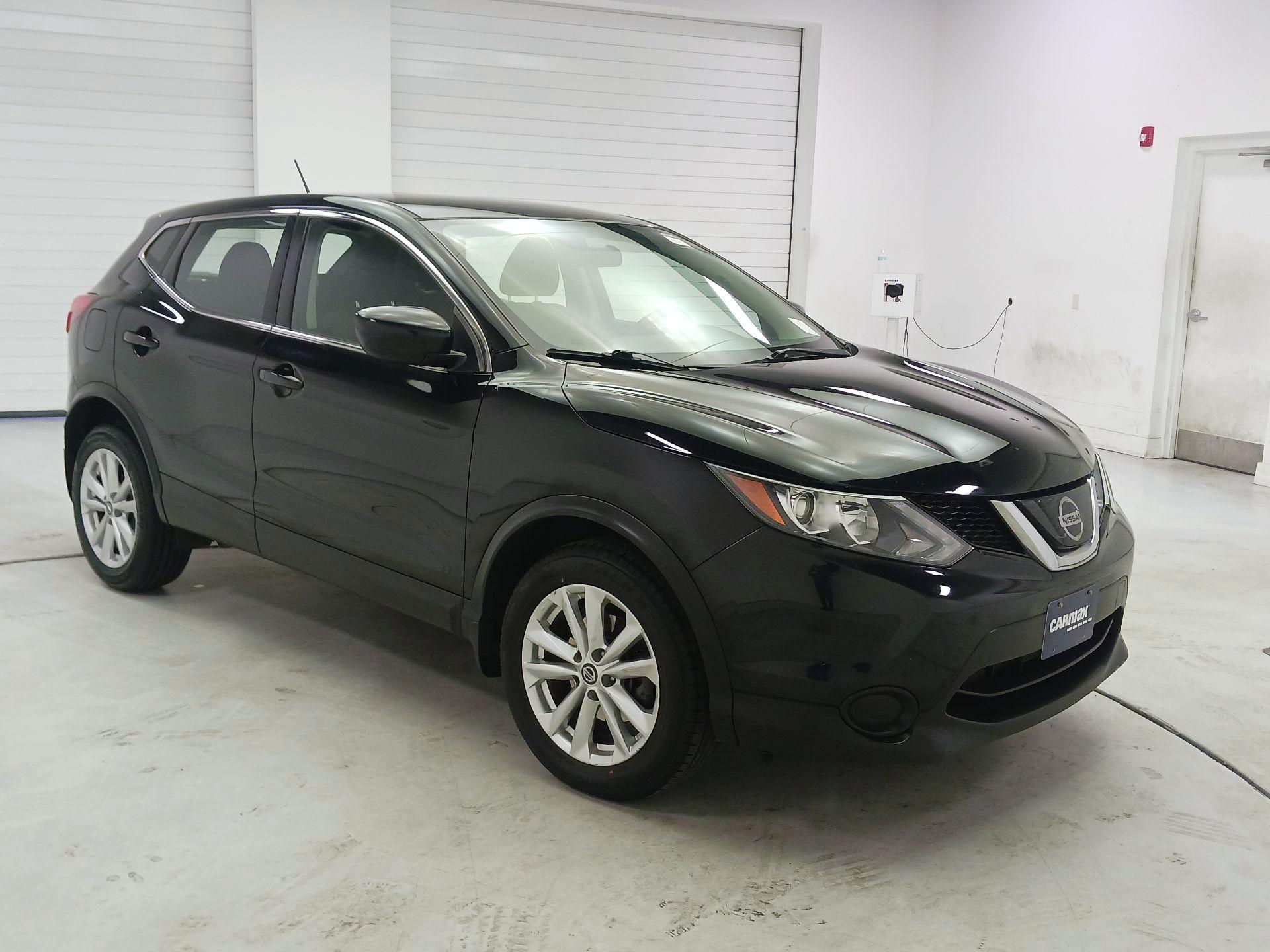 Thumbnail: 2019 Nissan Rogue Sport - 1