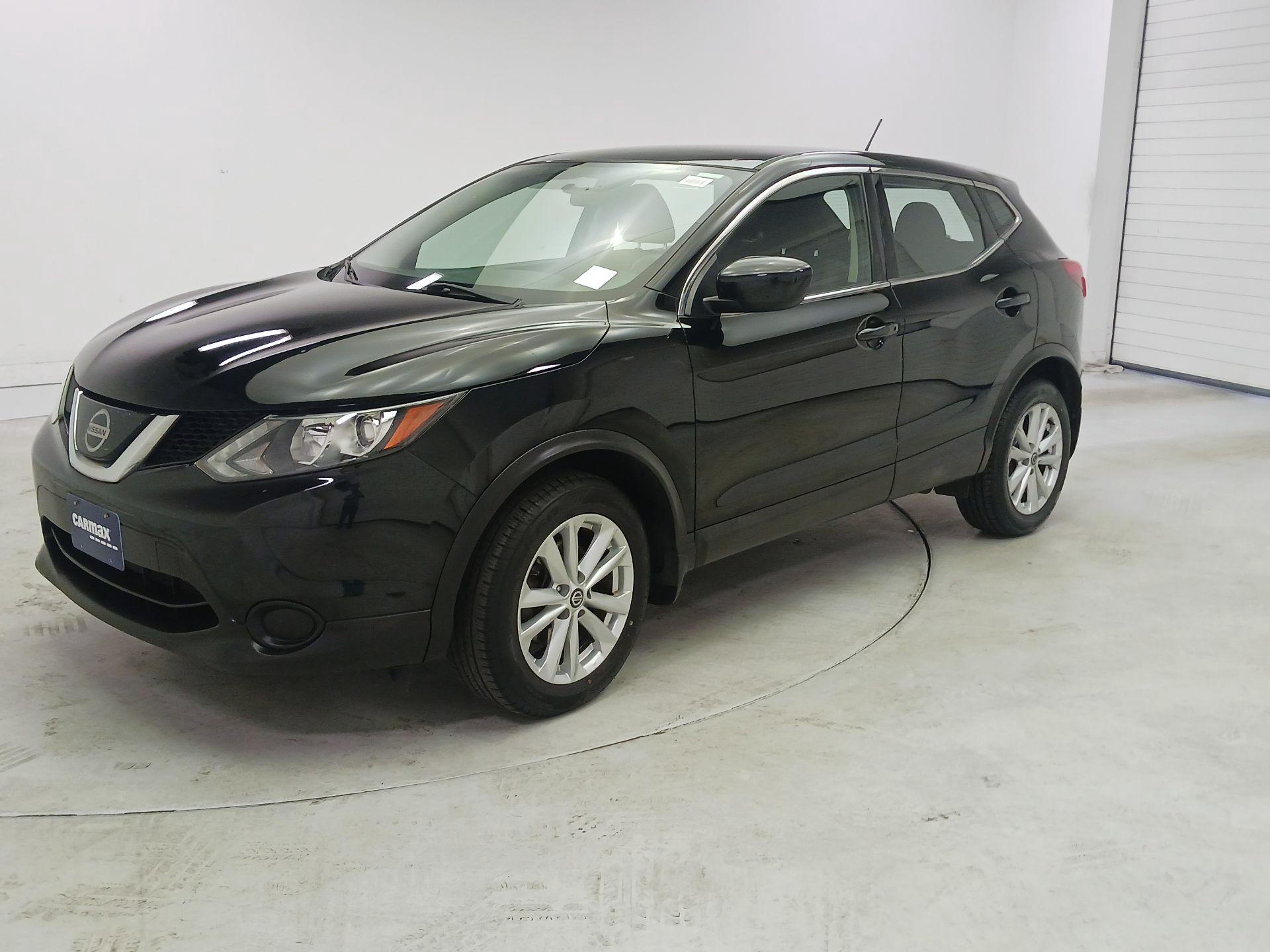 Thumbnail: 2019 Nissan Rogue Sport - 3