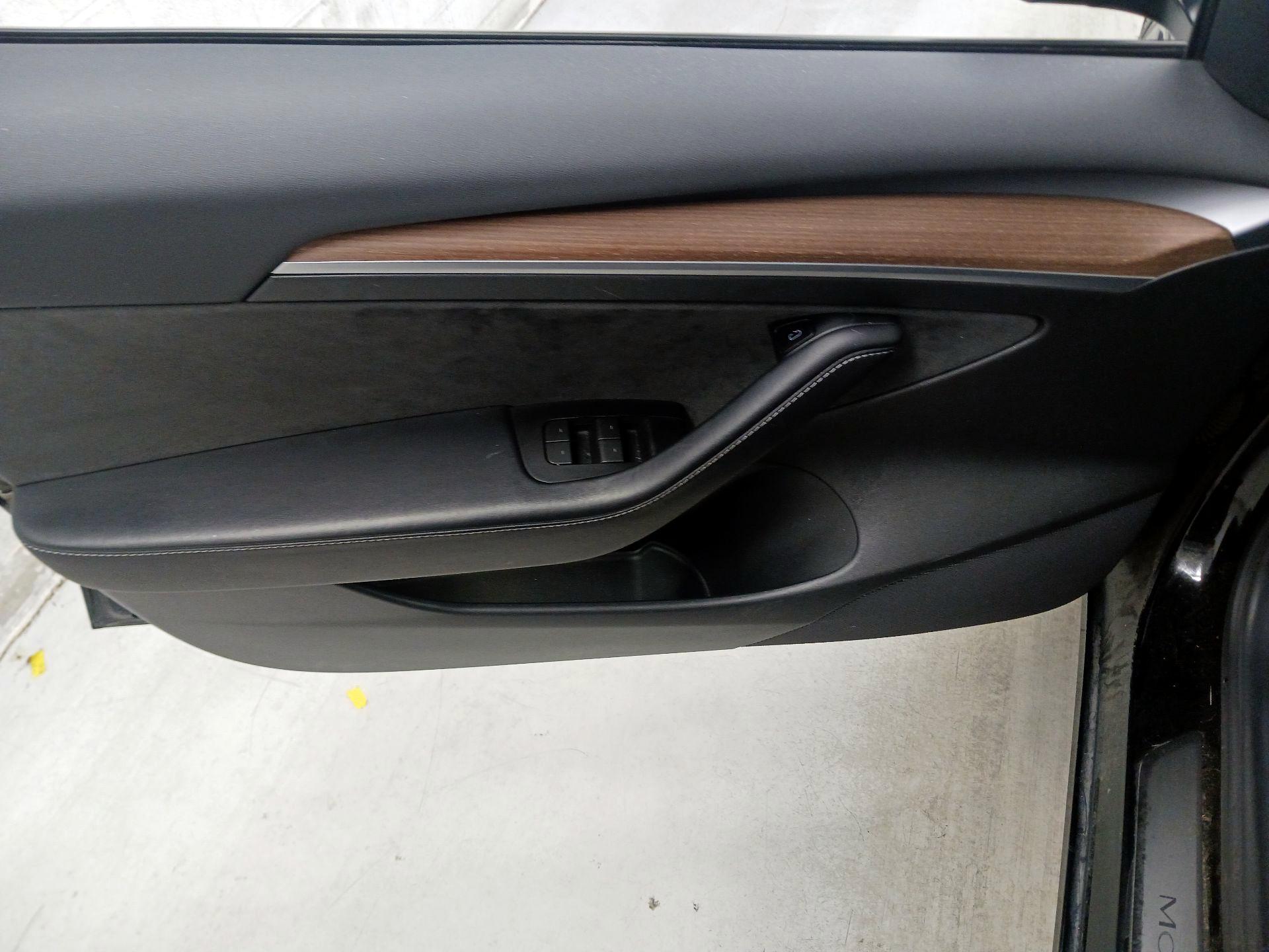 Thumbnail: 2022 Tesla Model 3 - 10