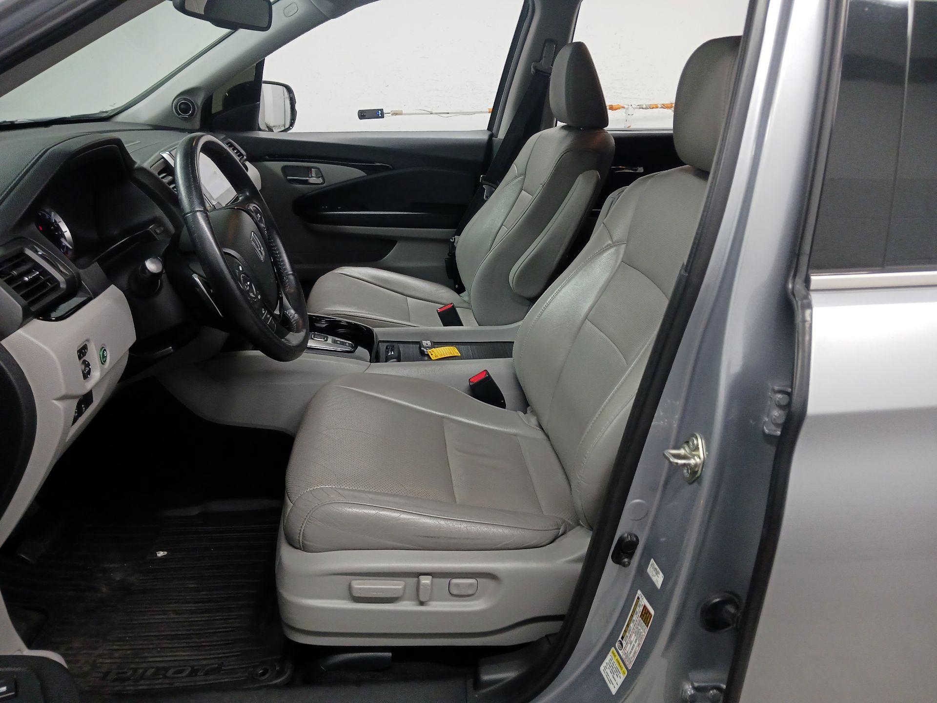 Thumbnail: 2016 Honda Pilot - 11