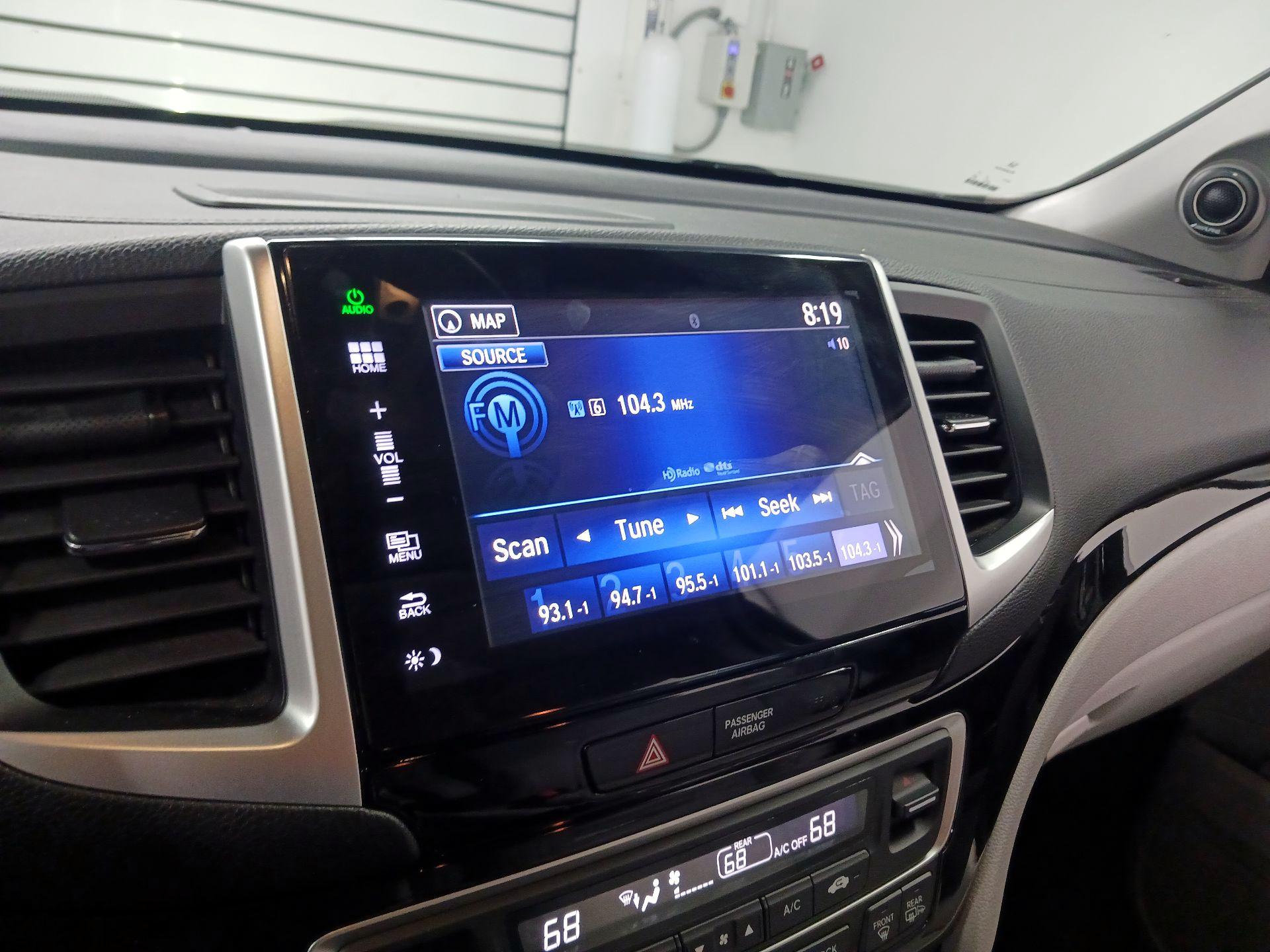 Thumbnail: 2016 Honda Pilot - 14