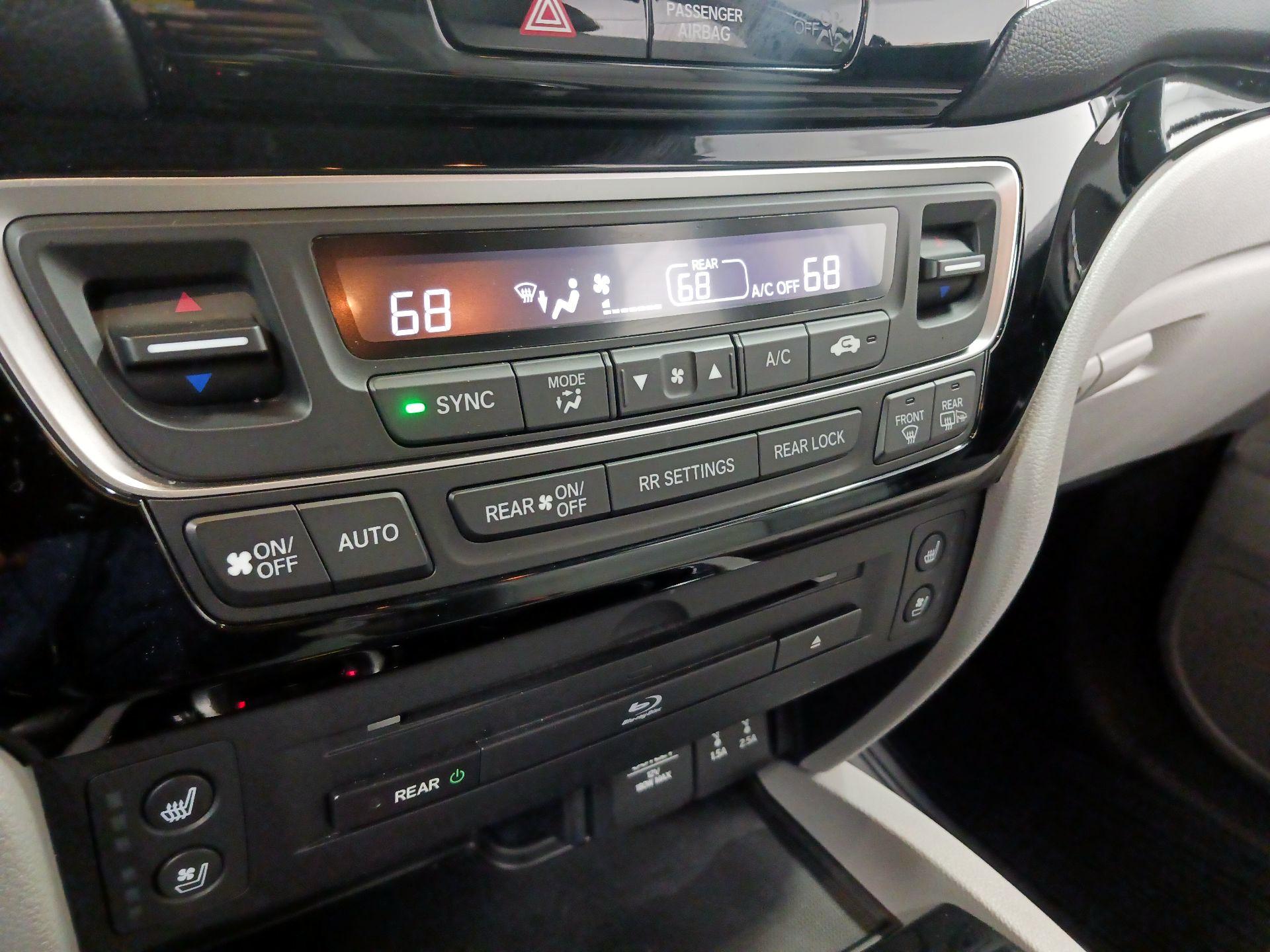 Thumbnail: 2016 Honda Pilot - 15