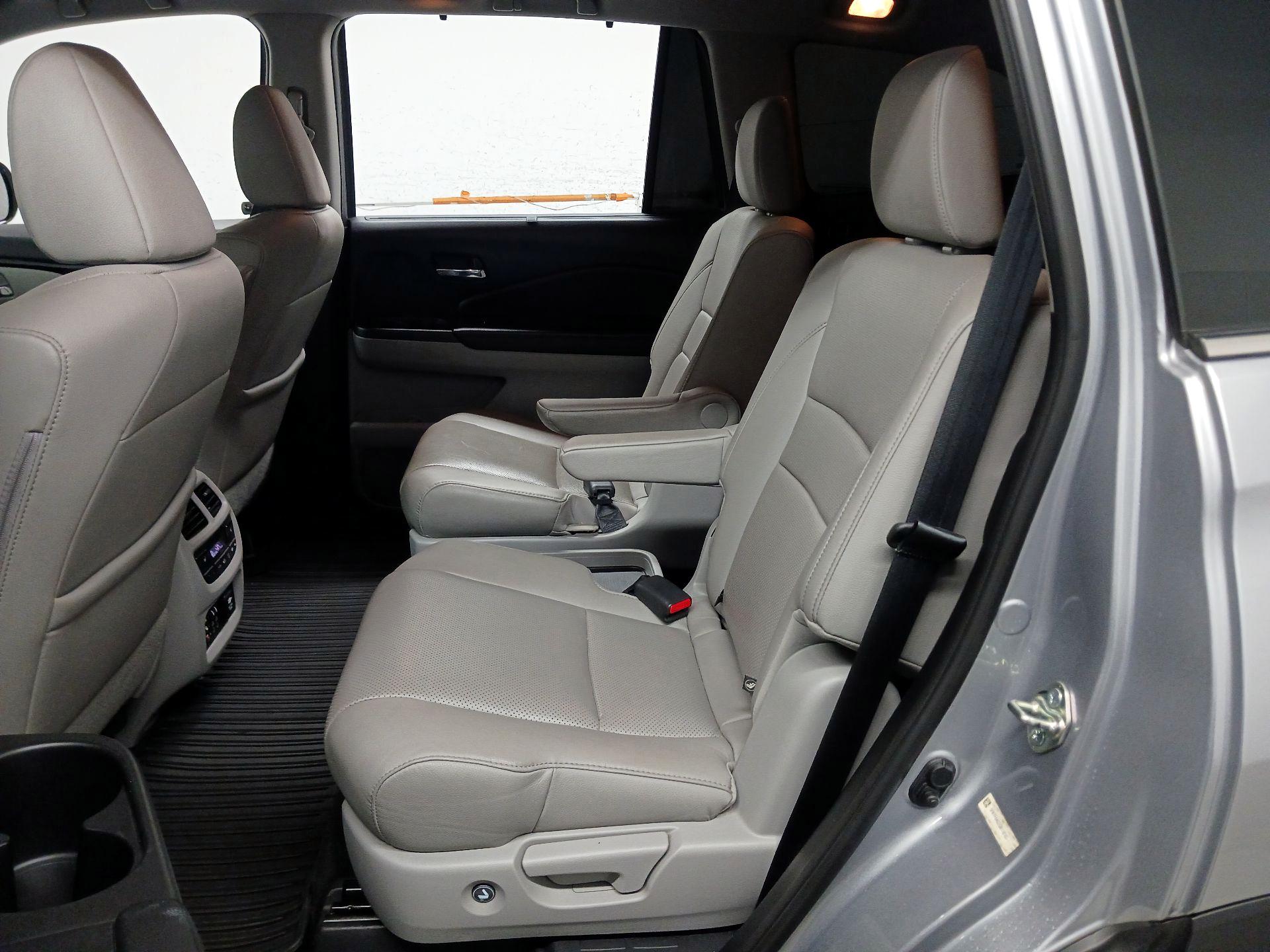Thumbnail: 2016 Honda Pilot - 17