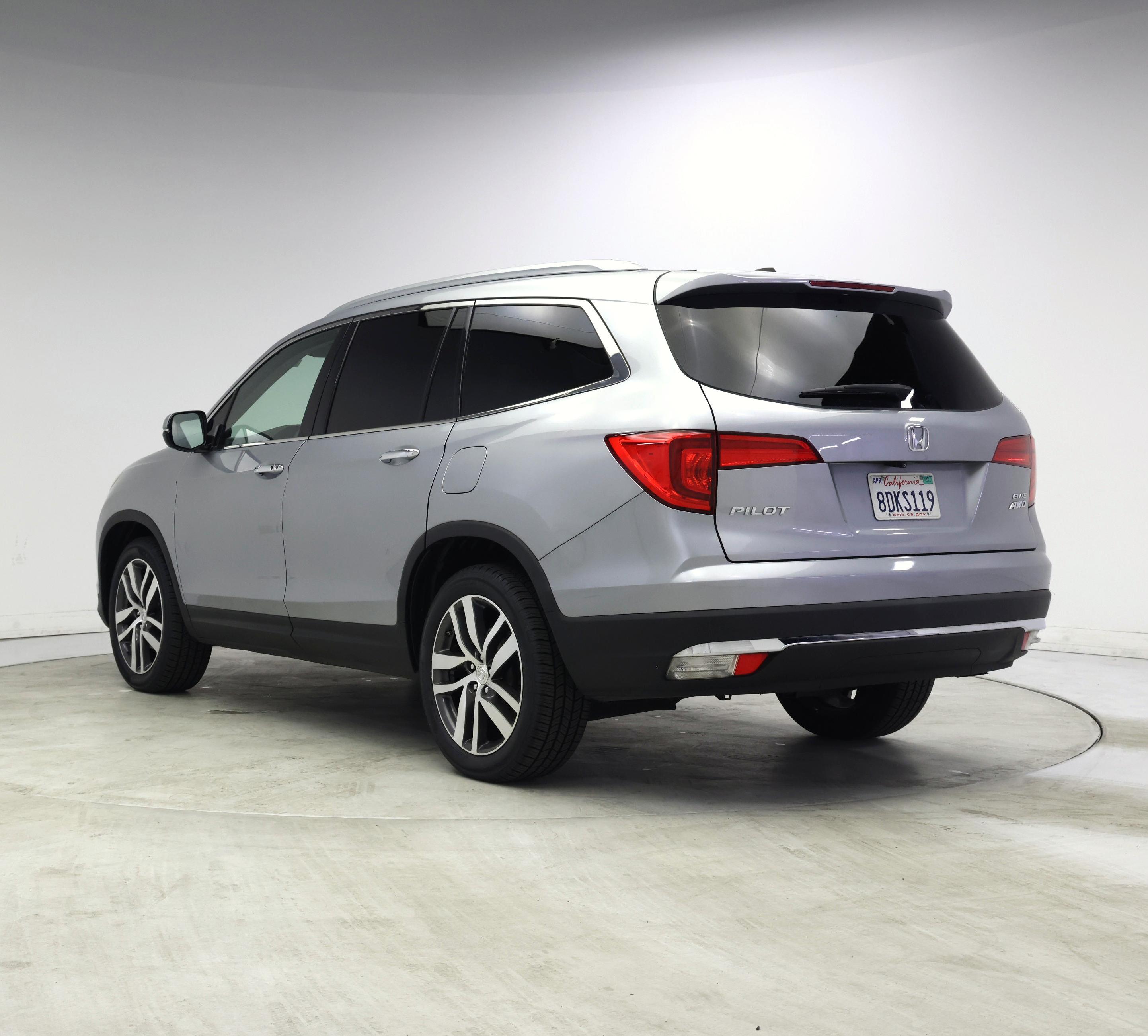 Thumbnail: 2016 Honda Pilot - 2