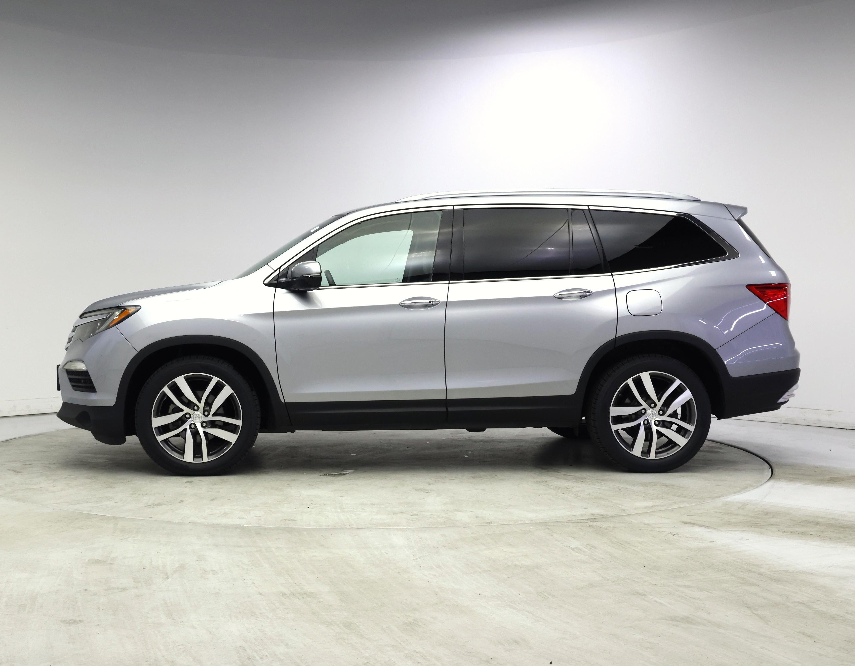 Thumbnail: 2016 Honda Pilot - 3