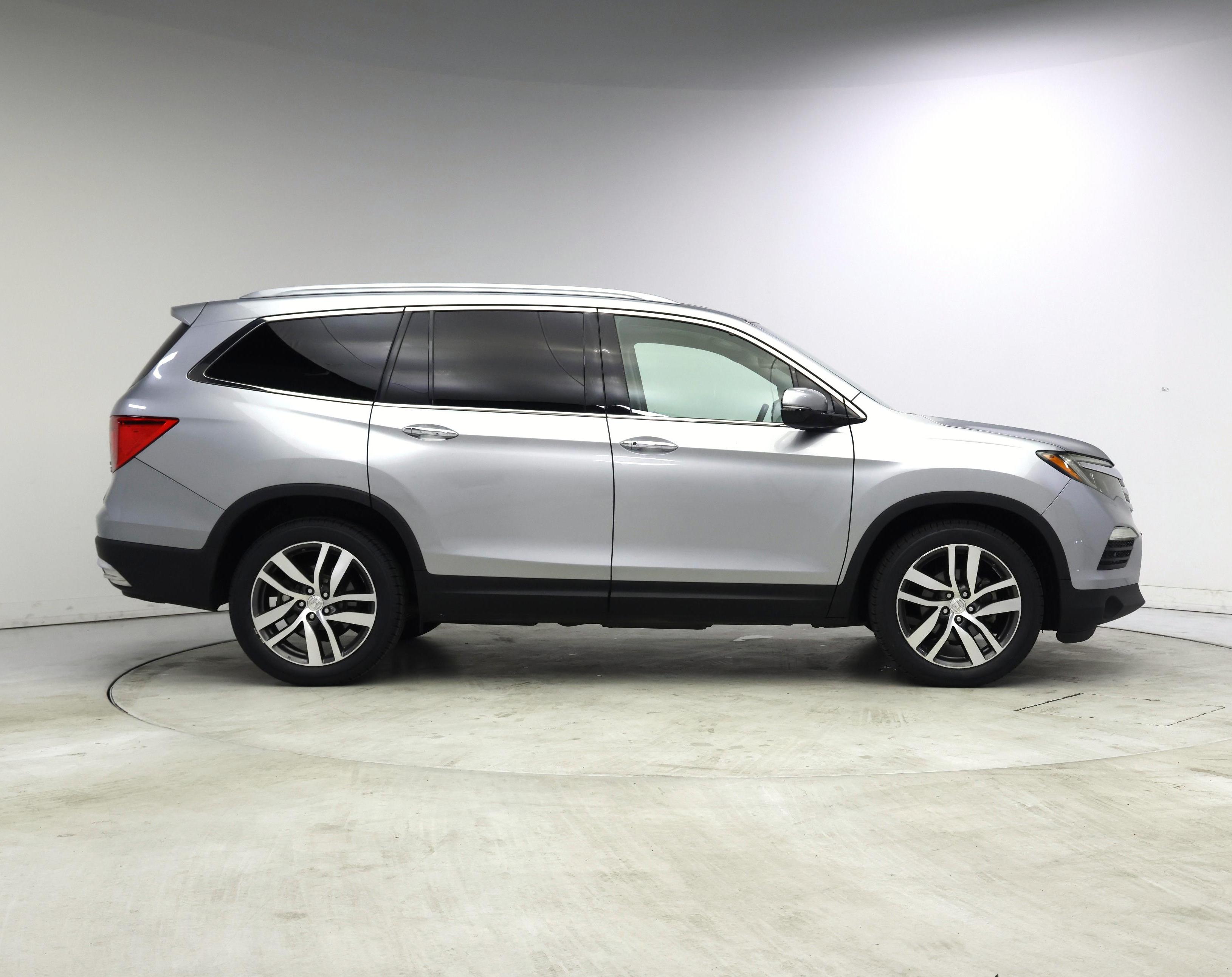 Thumbnail: 2016 Honda Pilot - 7