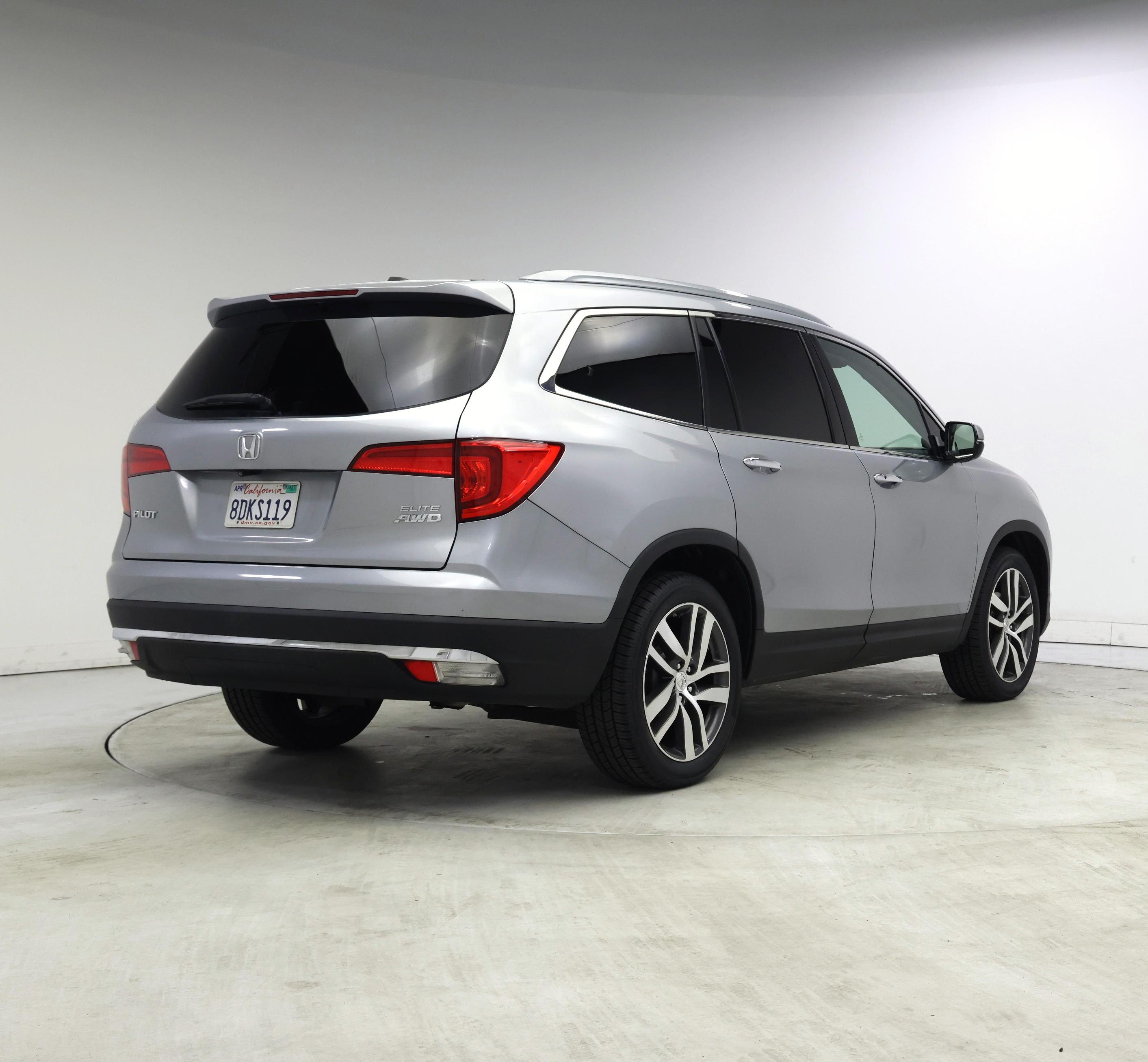 Thumbnail: 2016 Honda Pilot - 8