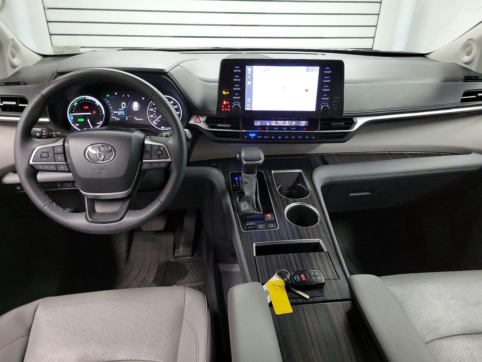 Thumbnail: 2024 Toyota Sienna - 9