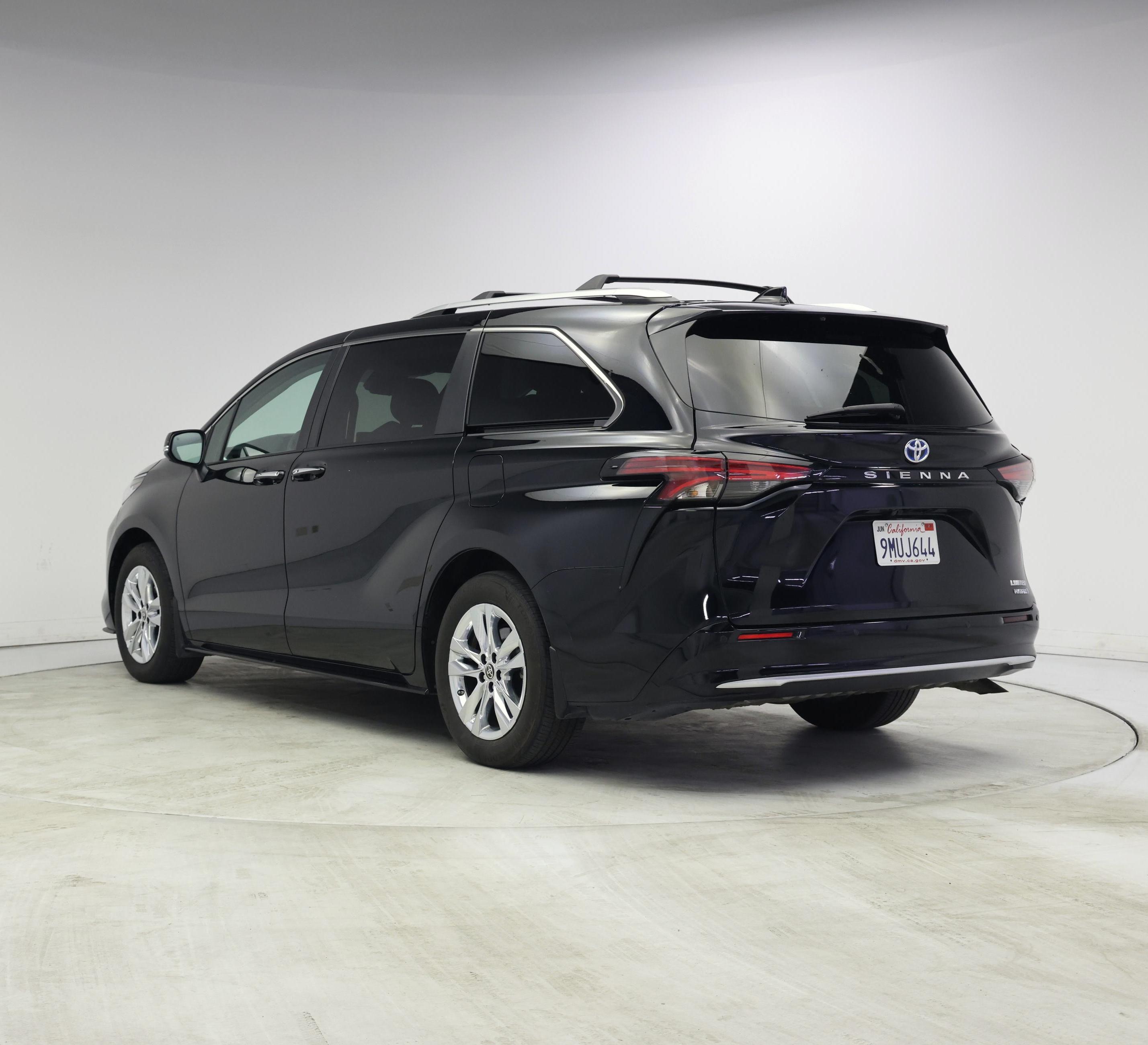 Thumbnail: 2024 Toyota Sienna - 2