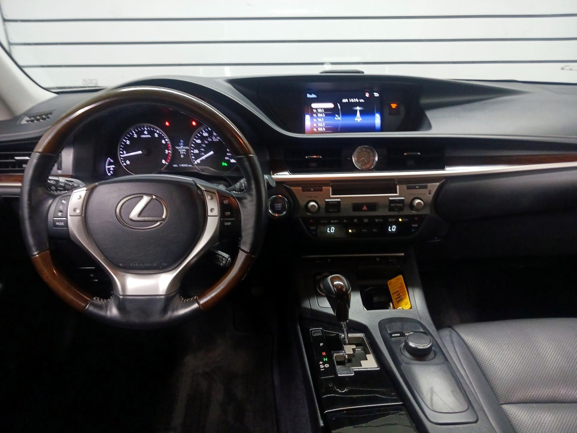 Thumbnail: 2015 Lexus ES - 9