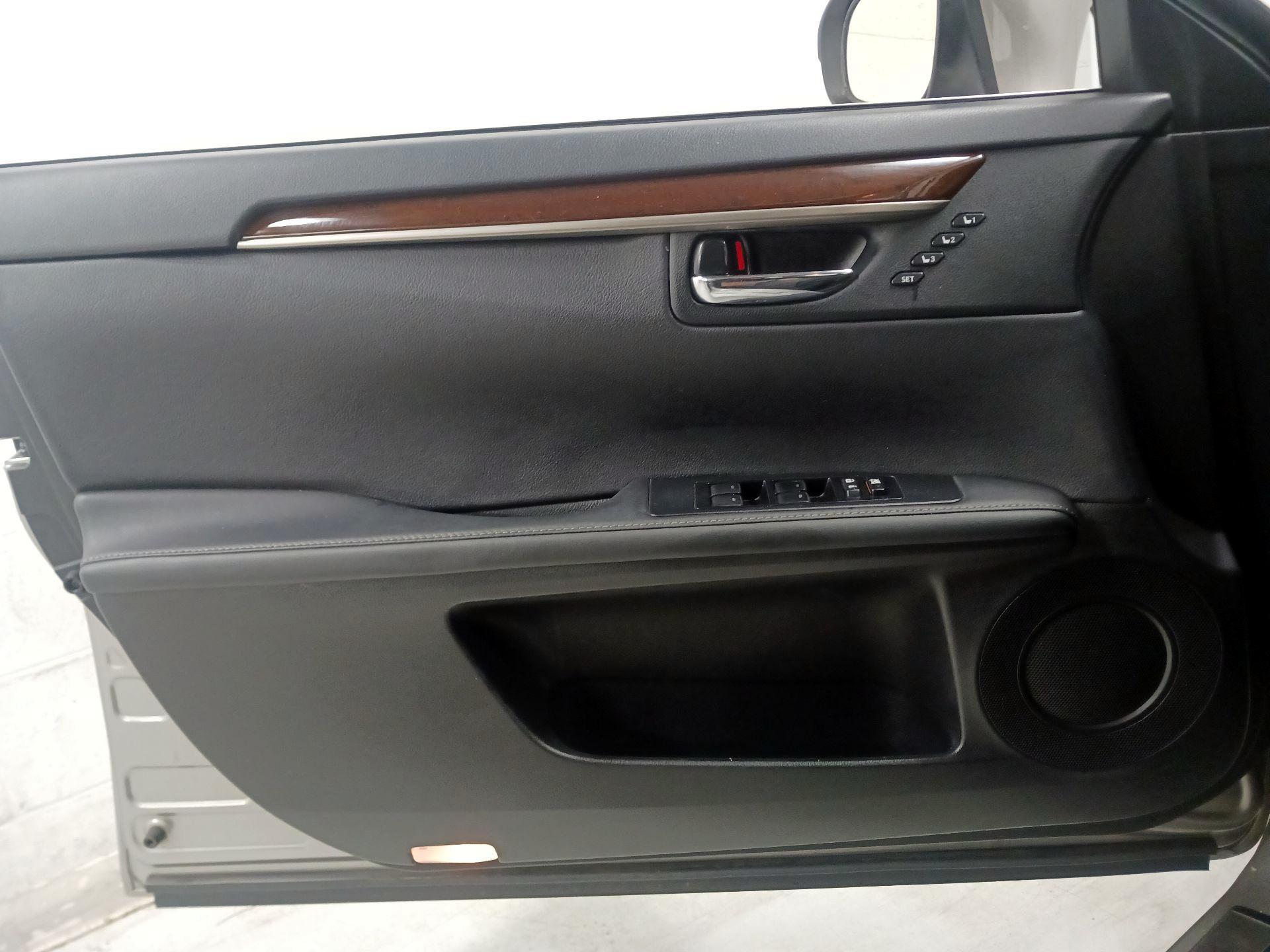 Thumbnail: 2015 Lexus ES - 12