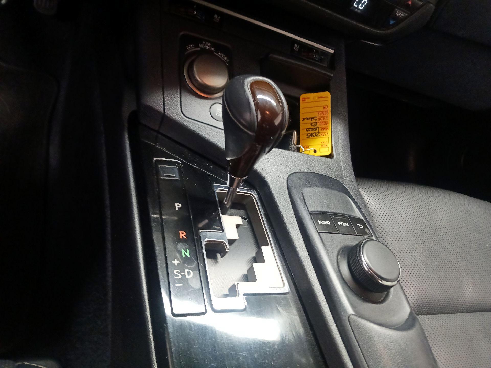 Thumbnail: 2015 Lexus ES - 16