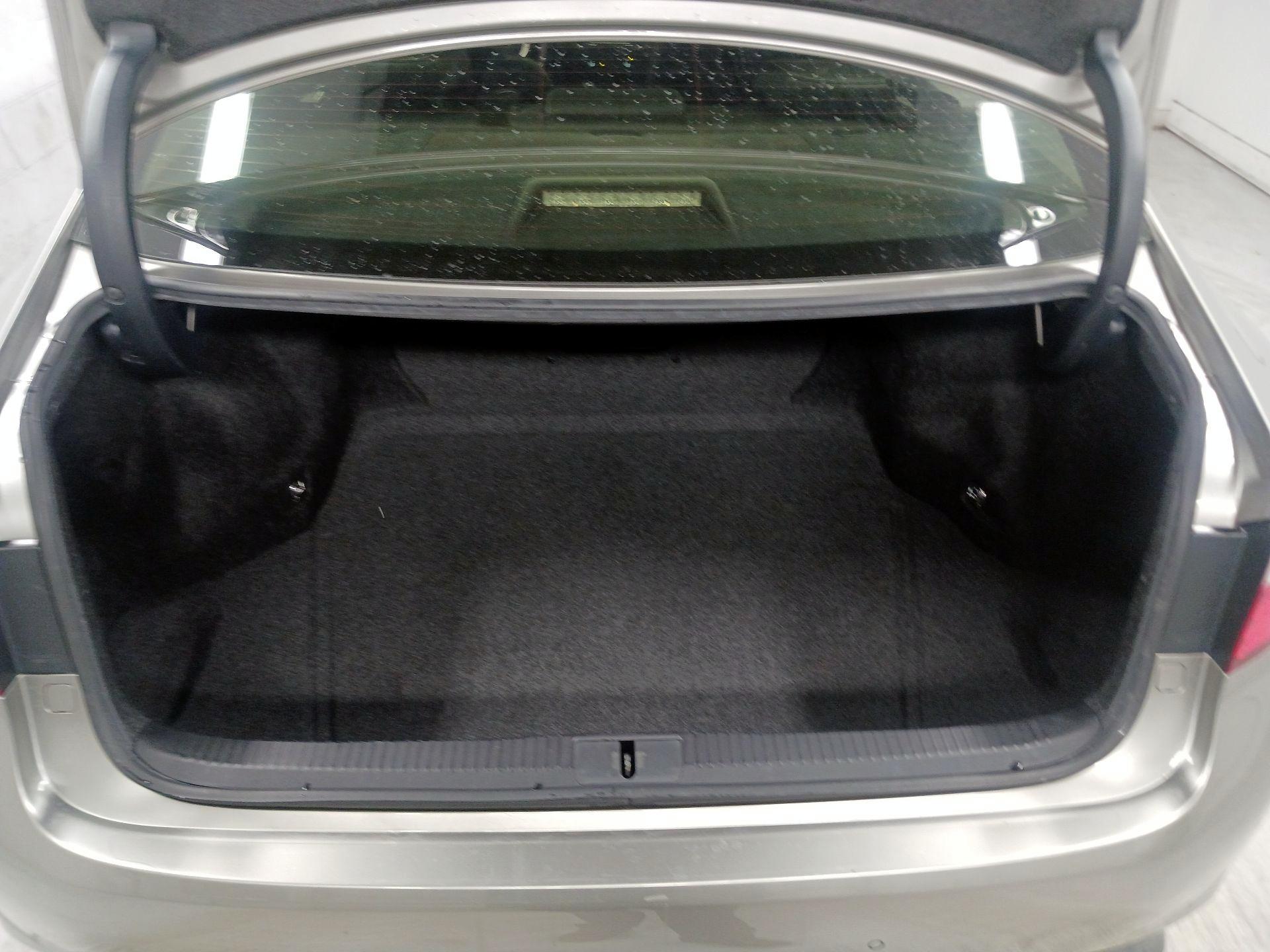 Thumbnail: 2015 Lexus ES - 18
