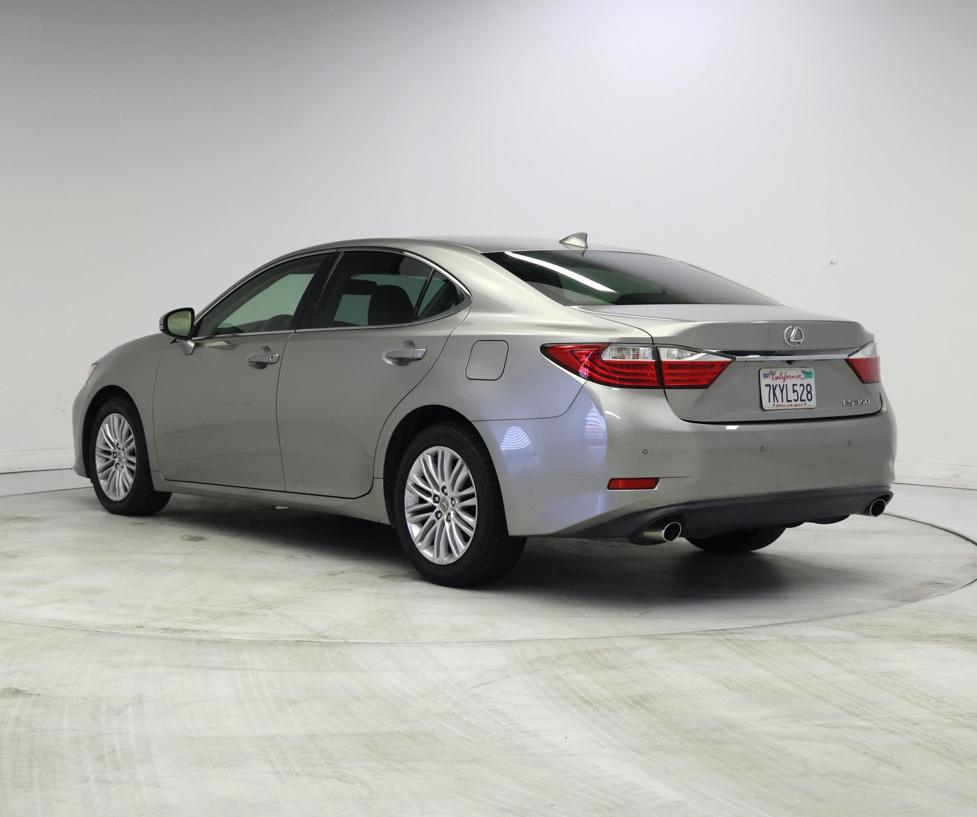 Thumbnail: 2015 Lexus ES - 2