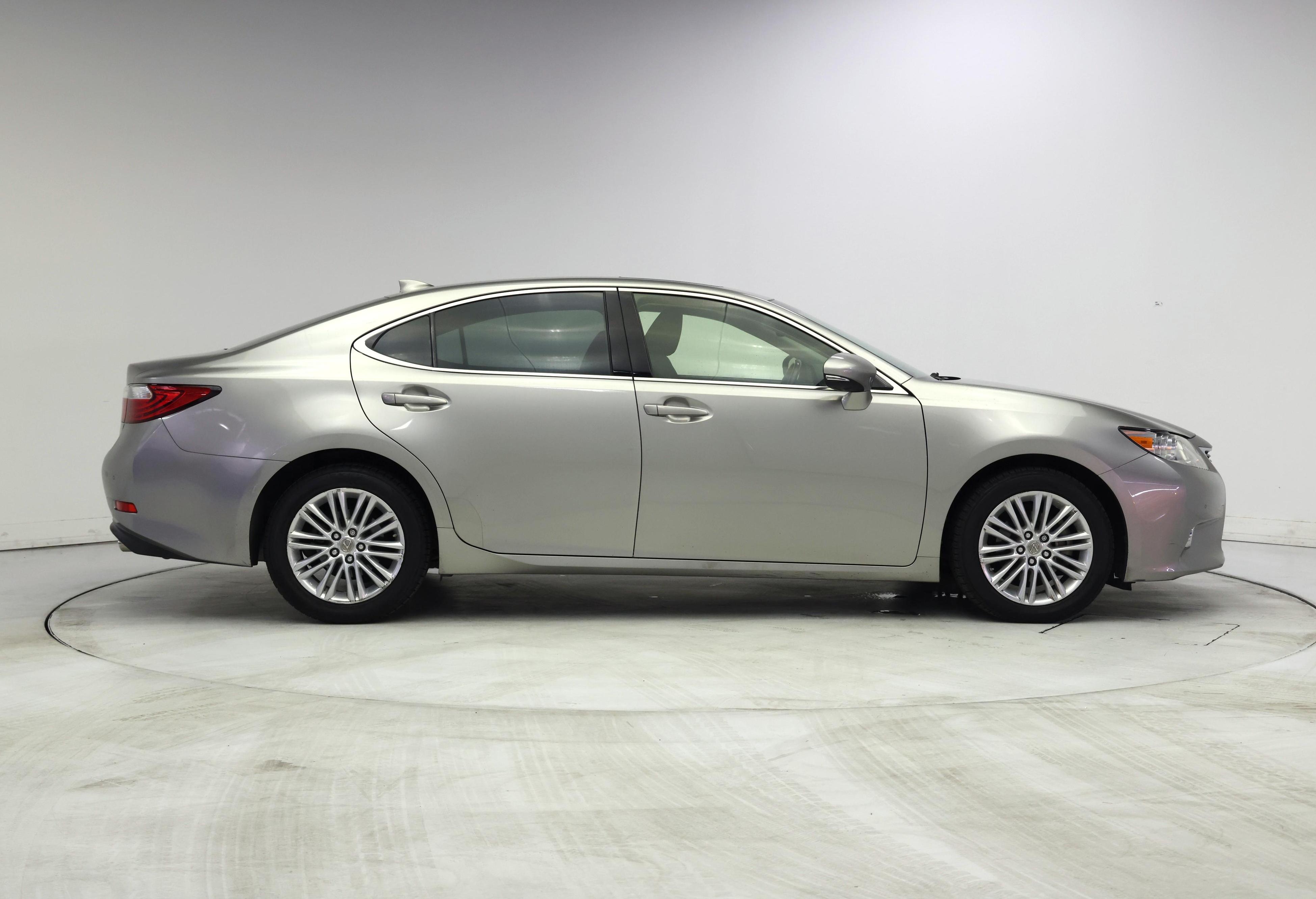 Thumbnail: 2015 Lexus ES - 7