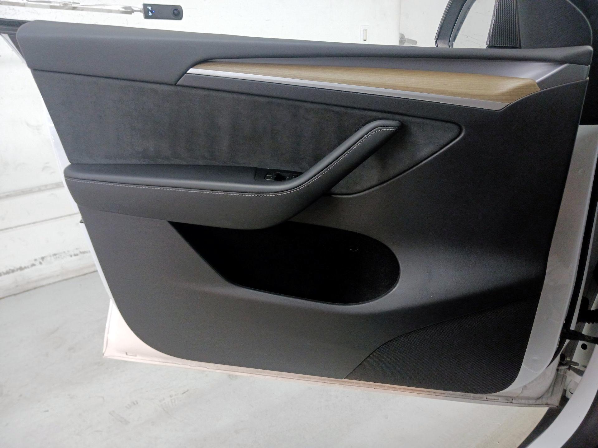 Thumbnail: 2023 Tesla Model Y - 12