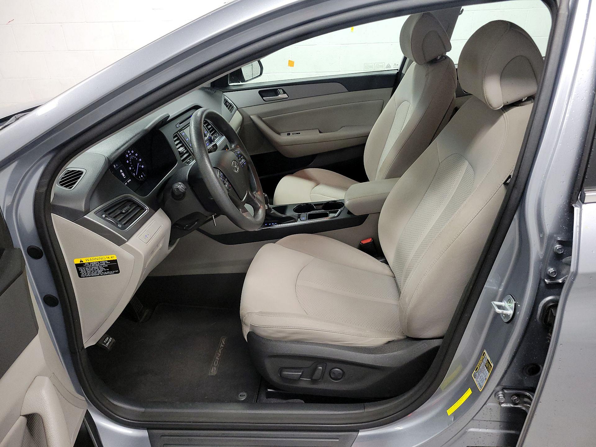 Thumbnail: 2015 Hyundai Sonata - 9