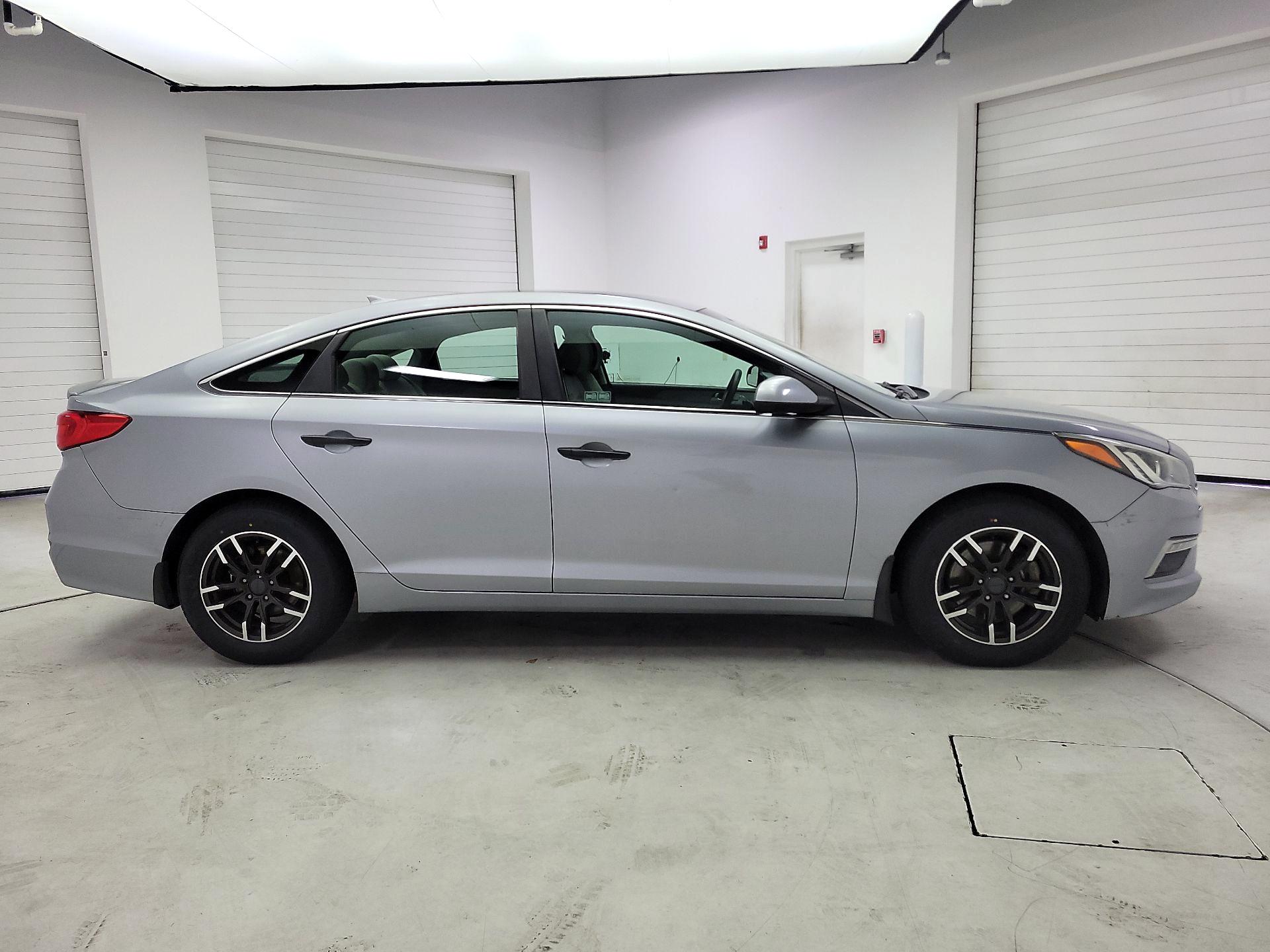 Thumbnail: 2015 Hyundai Sonata - 4