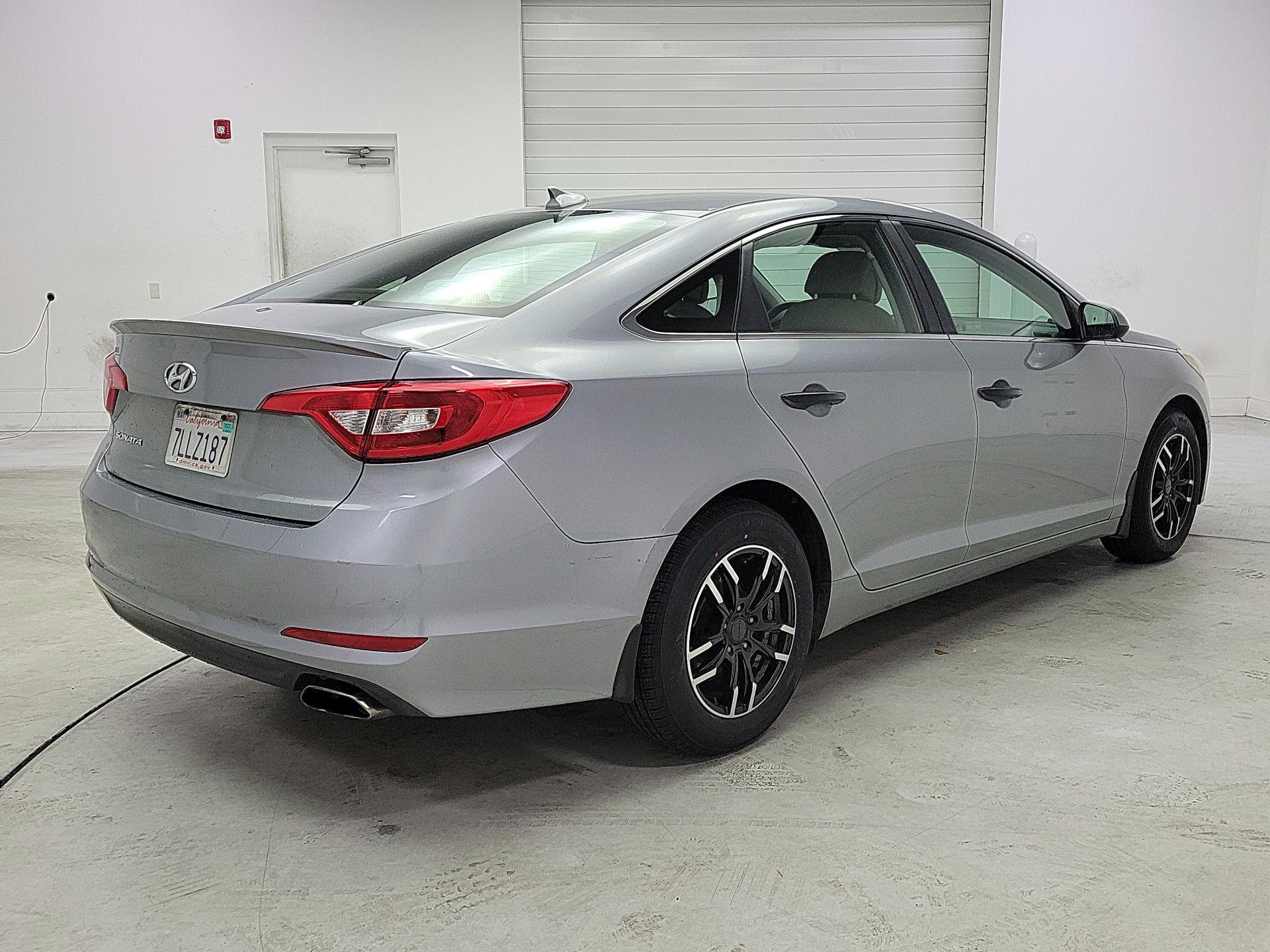 Thumbnail: 2015 Hyundai Sonata - 5