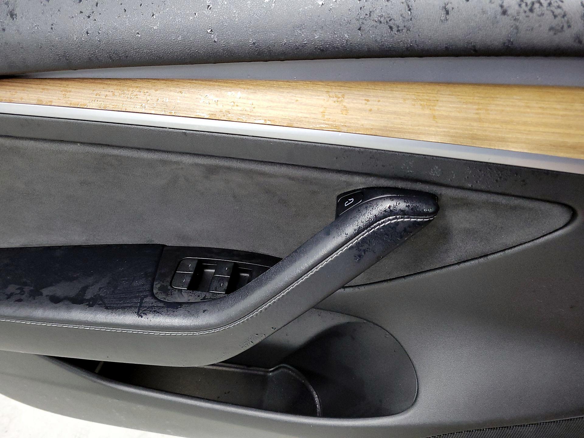 Thumbnail: 2022 Tesla Model 3 - 10