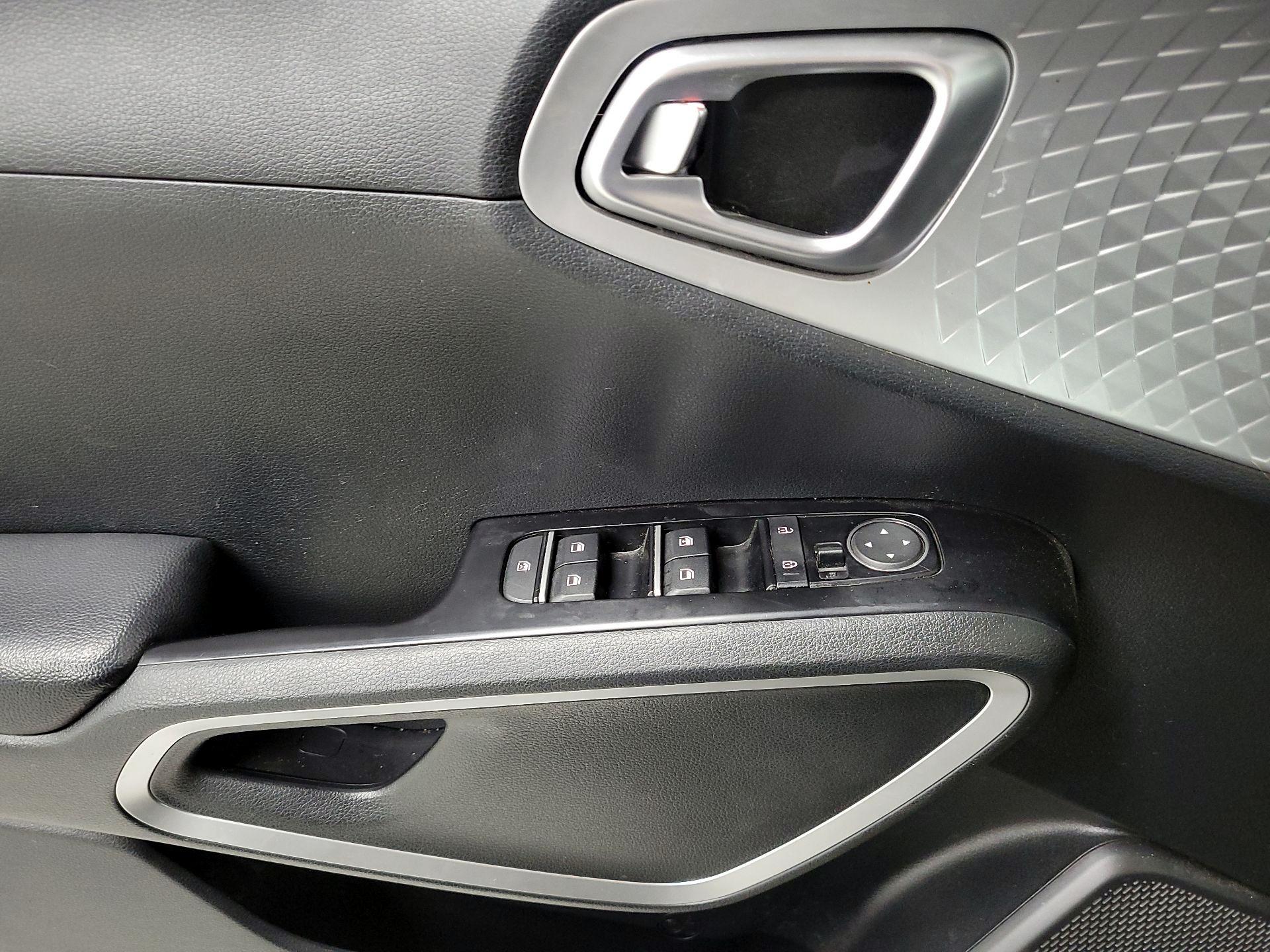Thumbnail: 2021 Kia Soul - 10