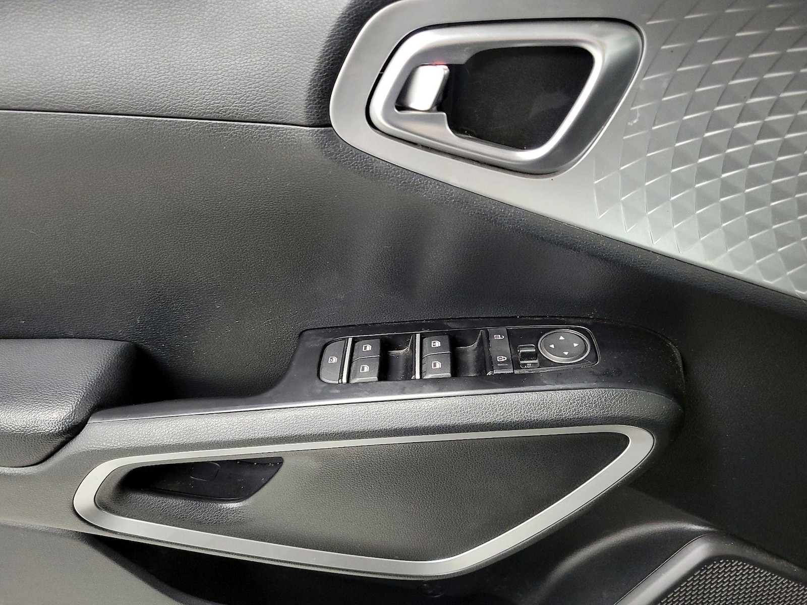 2021 Kia Soul LX - Photo 11