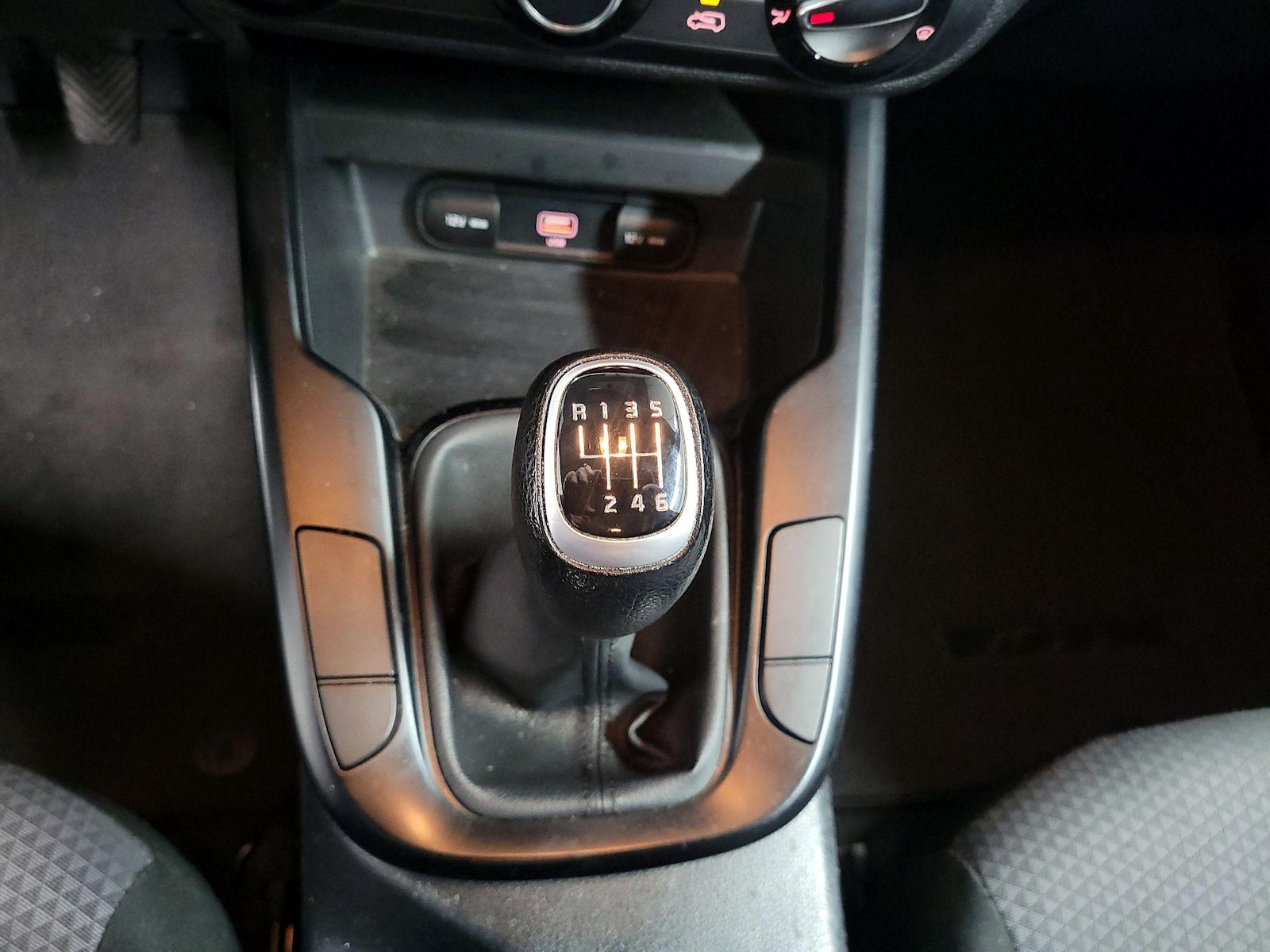 2021 Kia Soul LX - Photo 16