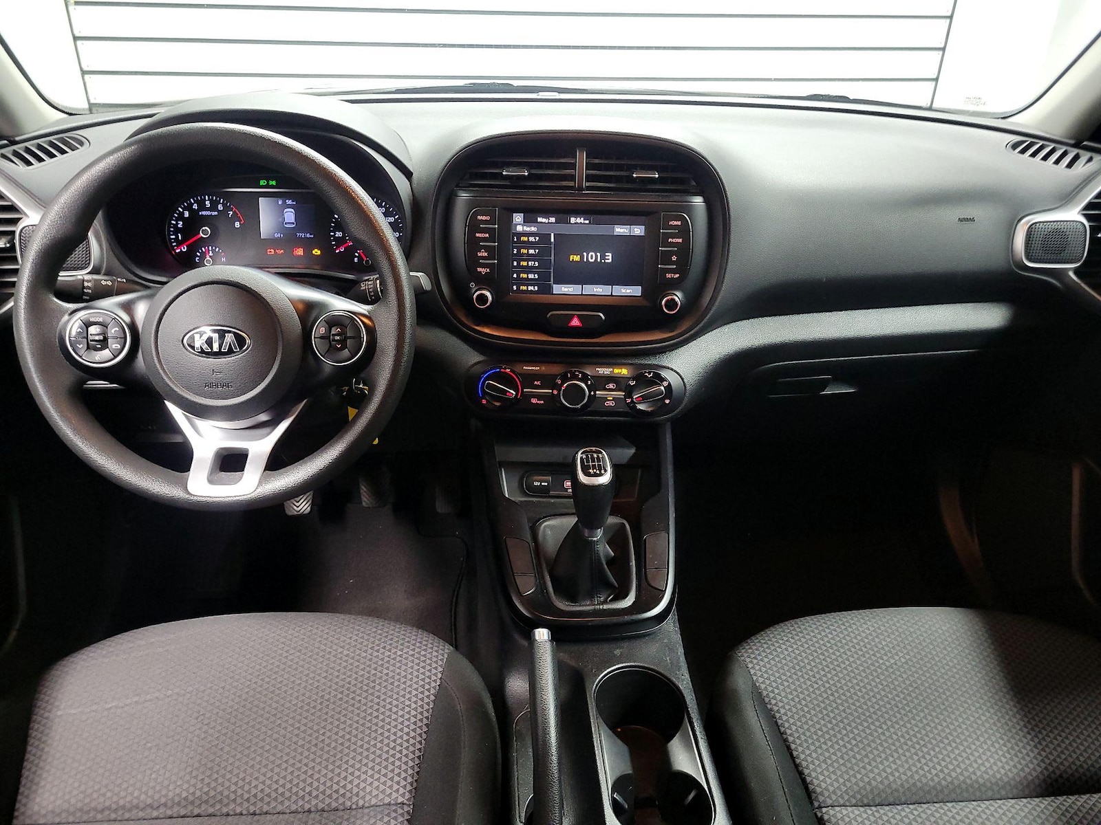 2021 Kia Soul LX - Photo 8