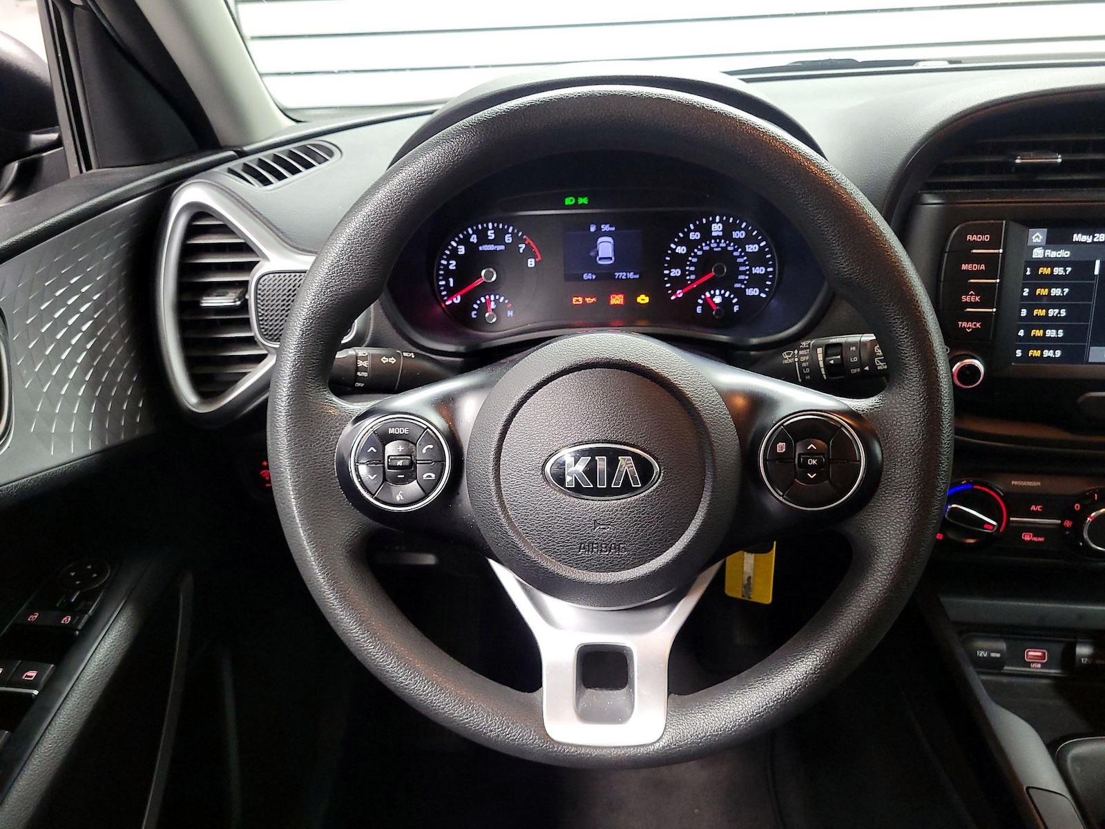 2021 Kia Soul LX - Photo 9