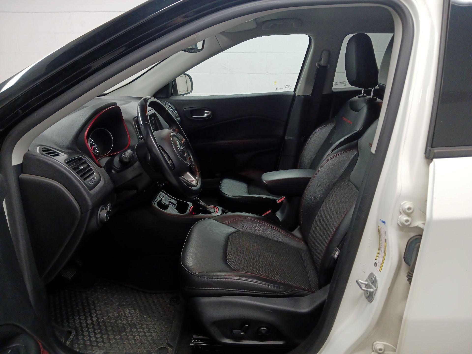 Thumbnail: 2021 Jeep Compass - 9