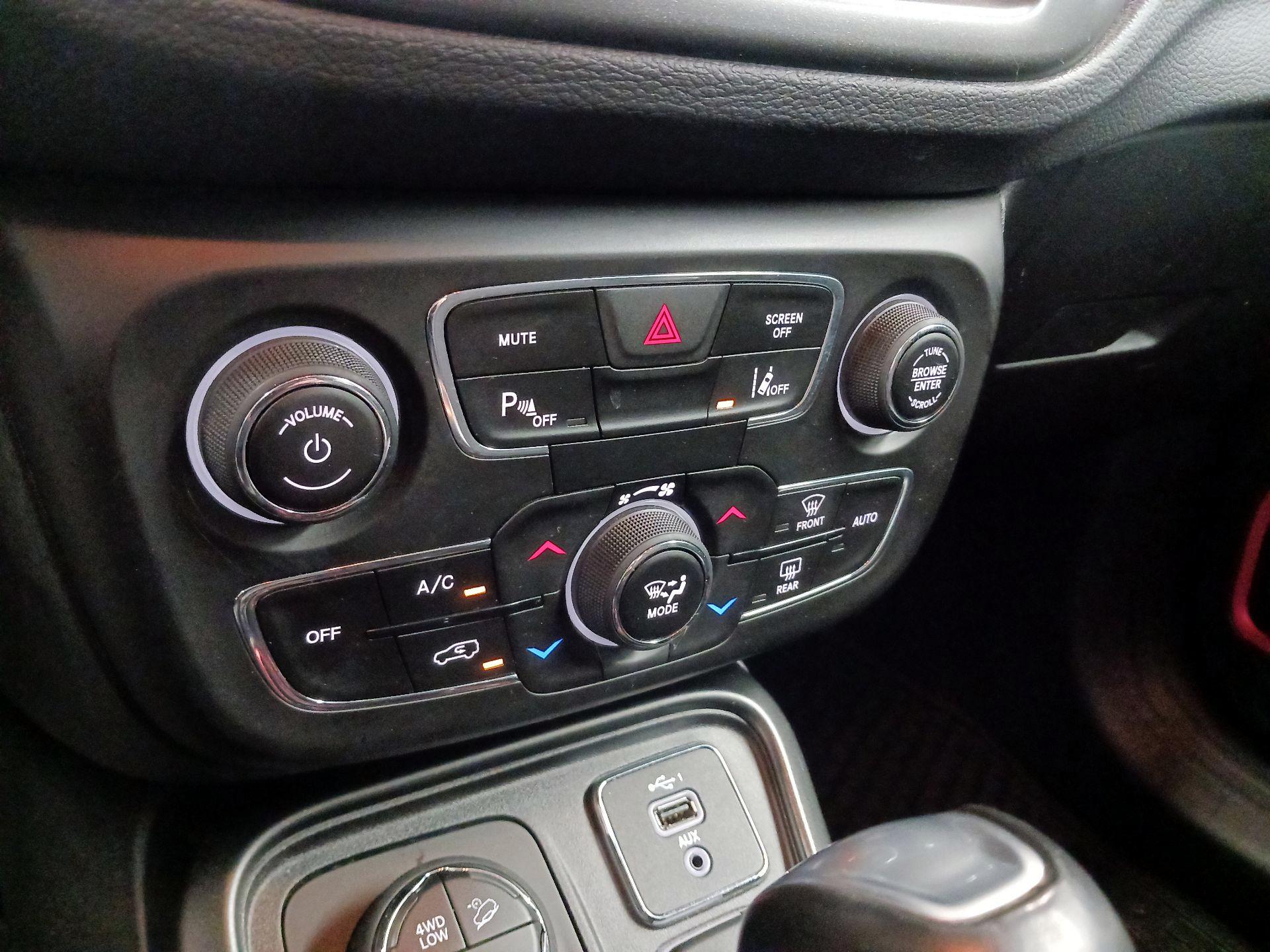 Thumbnail: 2021 Jeep Compass - 12