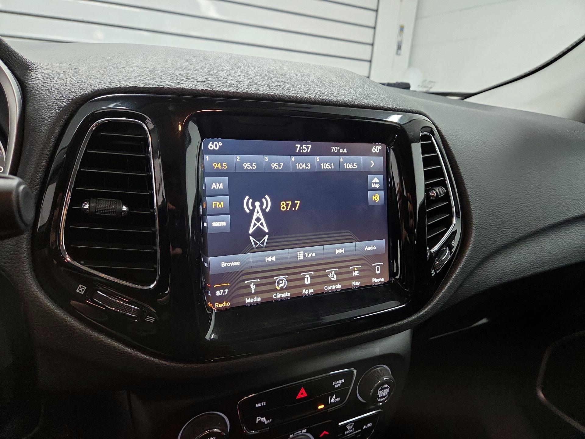 Thumbnail: 2018 Jeep Compass - 13